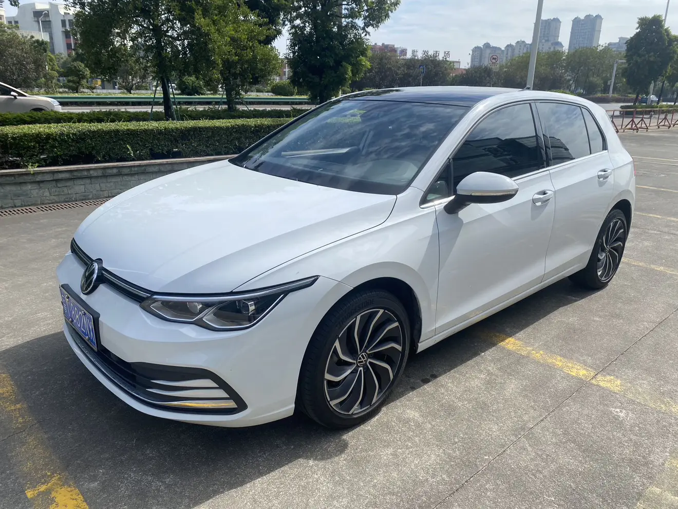 Volkswagen Golf  из Китая