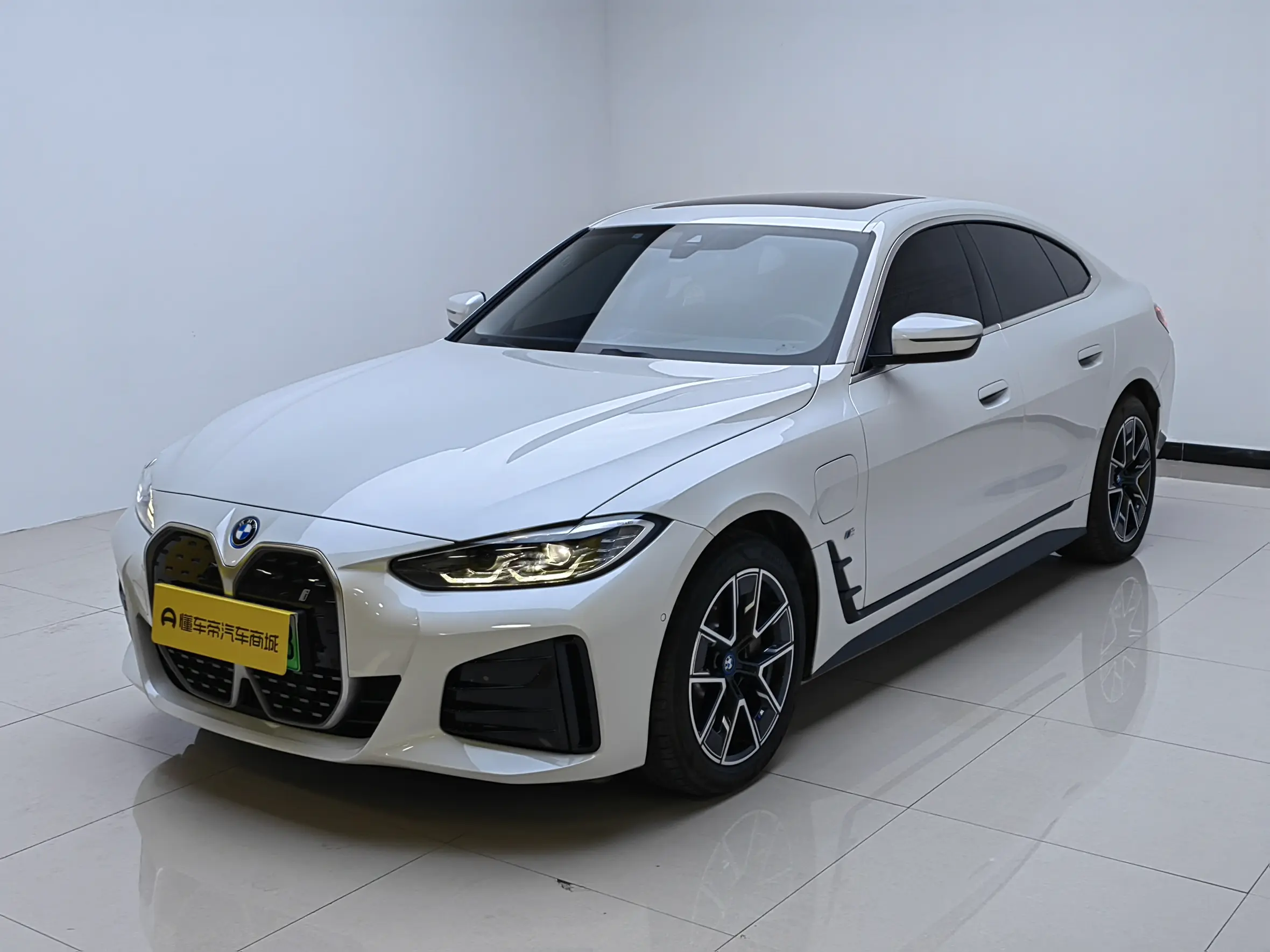 BMW i4  из Китая