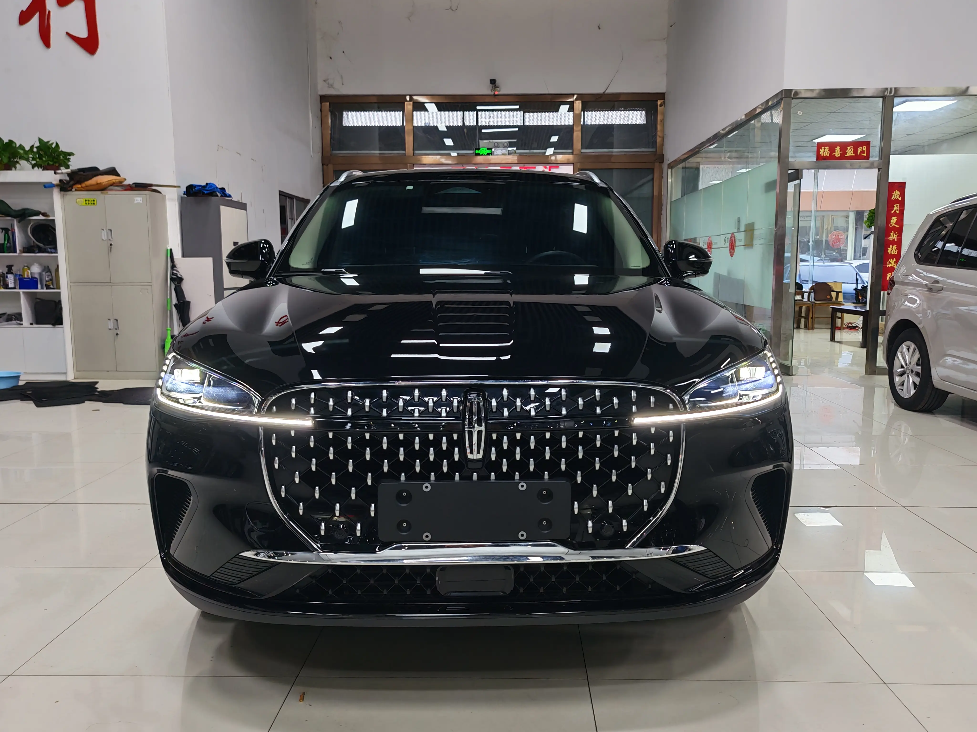 Lincoln Adventurer  из Китая