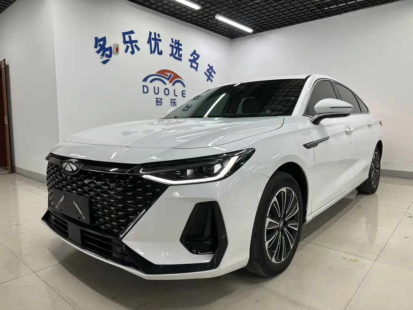 Chery Fengyun A8  из Китая