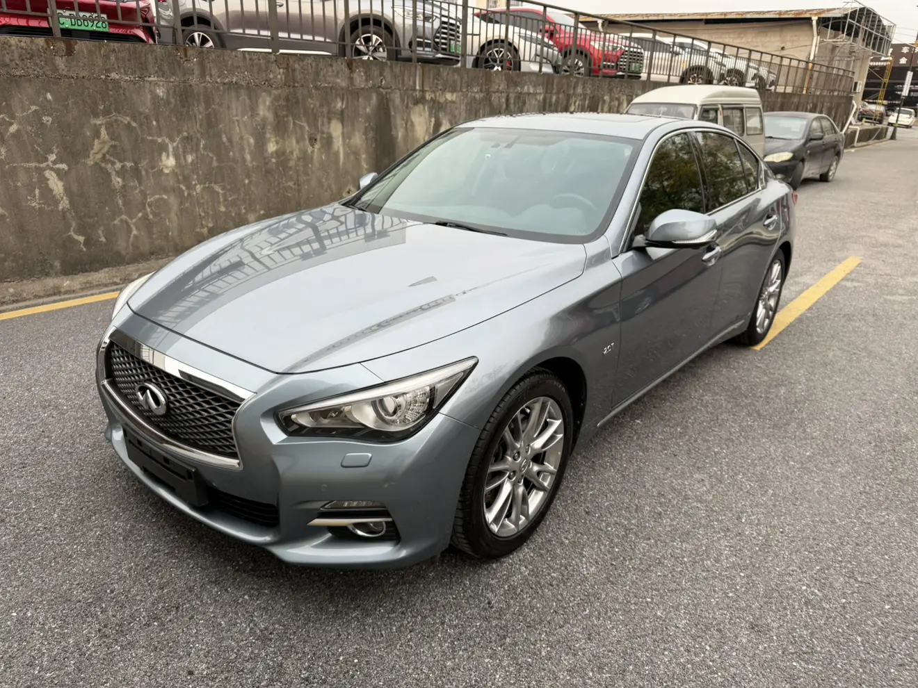 Infiniti Q50L  из Китая