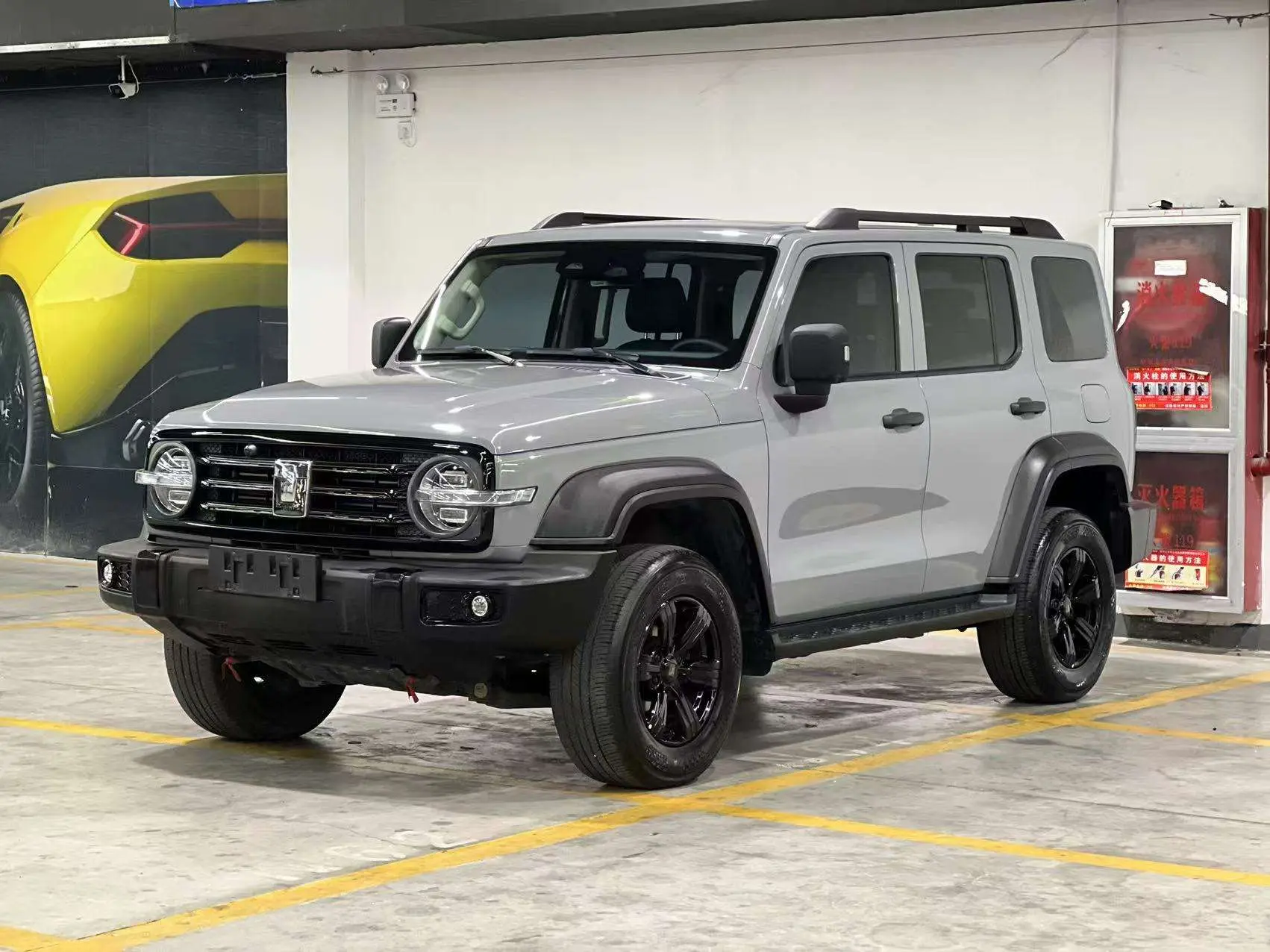 Tank 300  из Китая