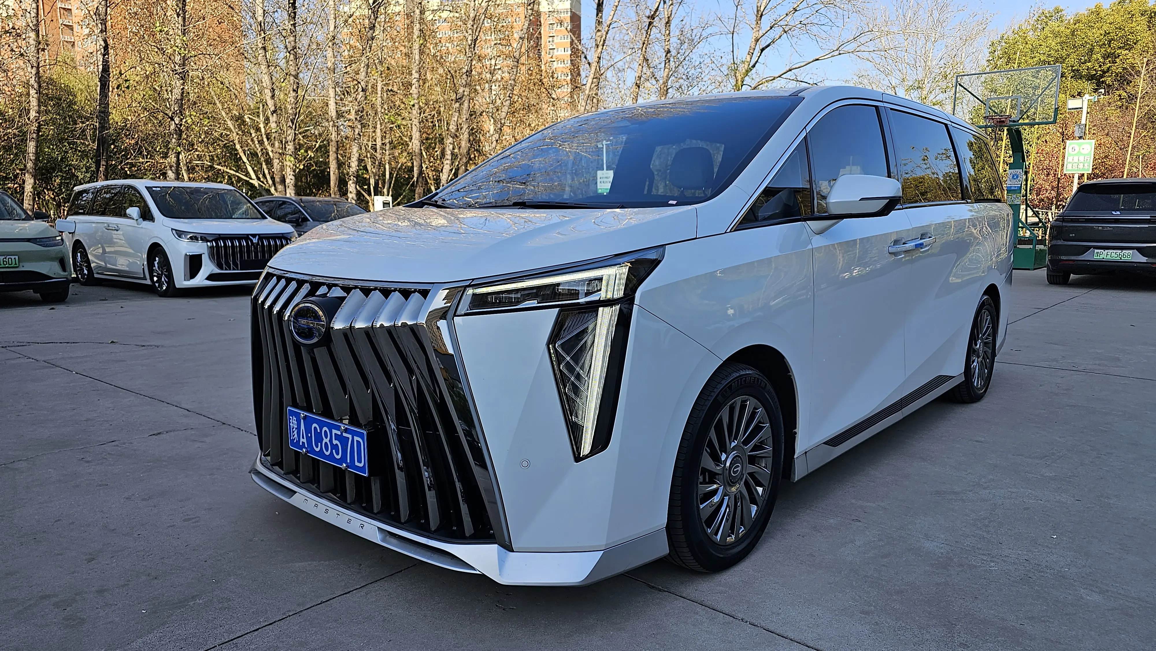 GAC Trumpchi M8  из Китая