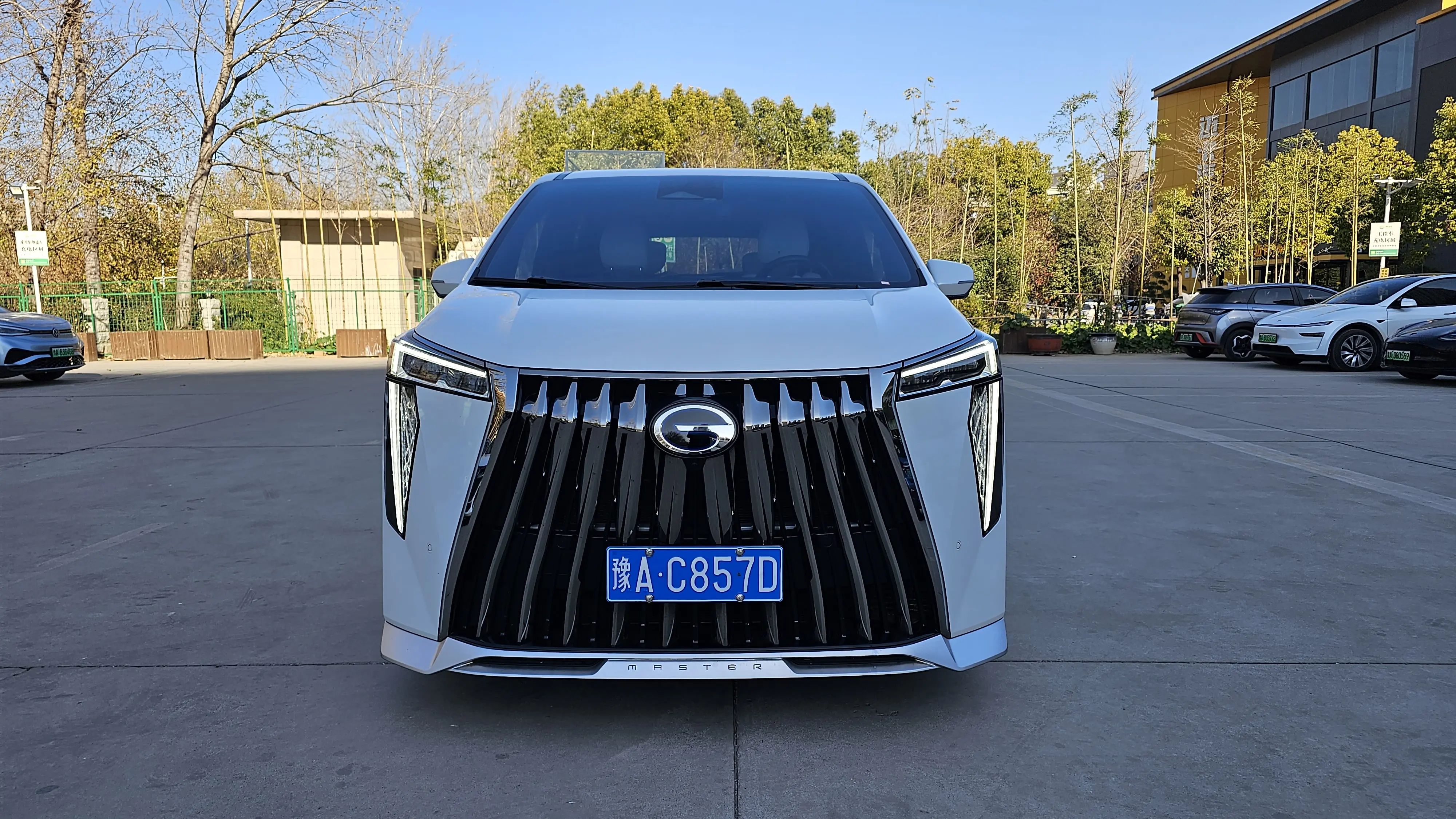 GAC Trumpchi M8  из Китая