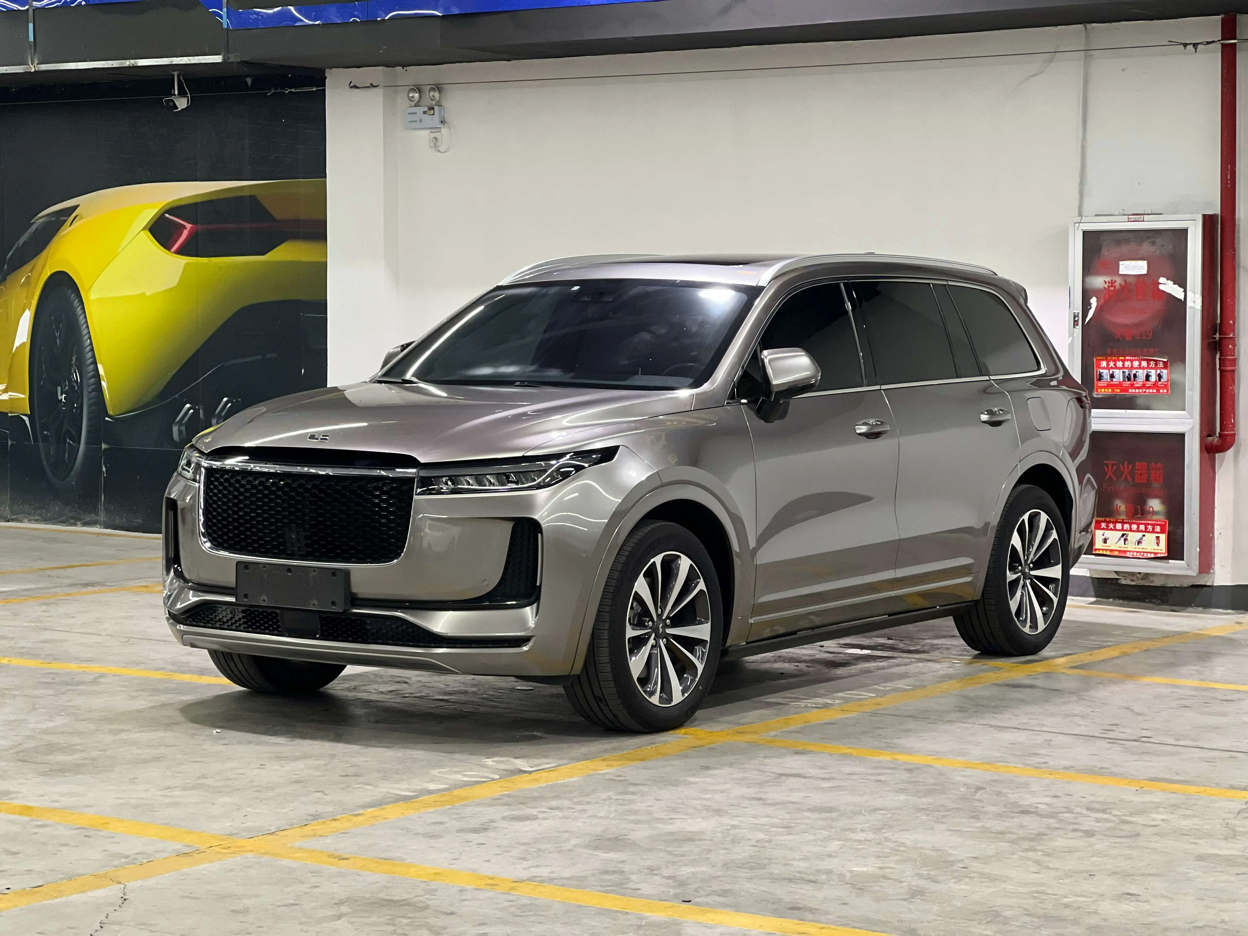 Li ONE (Ideal ONE)  из Китая