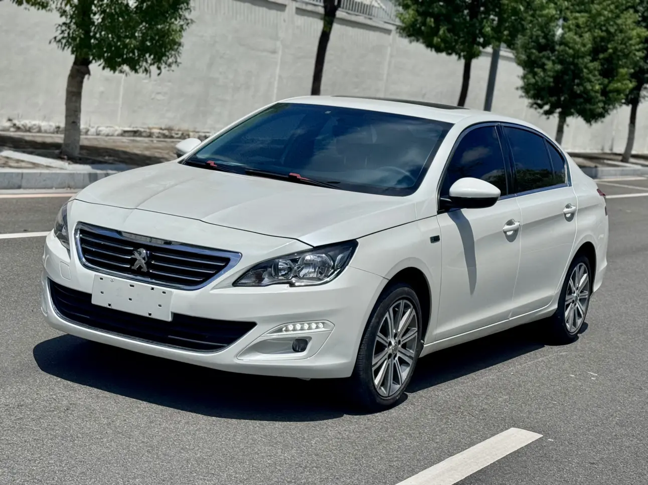 Peugeot 408  из Китая