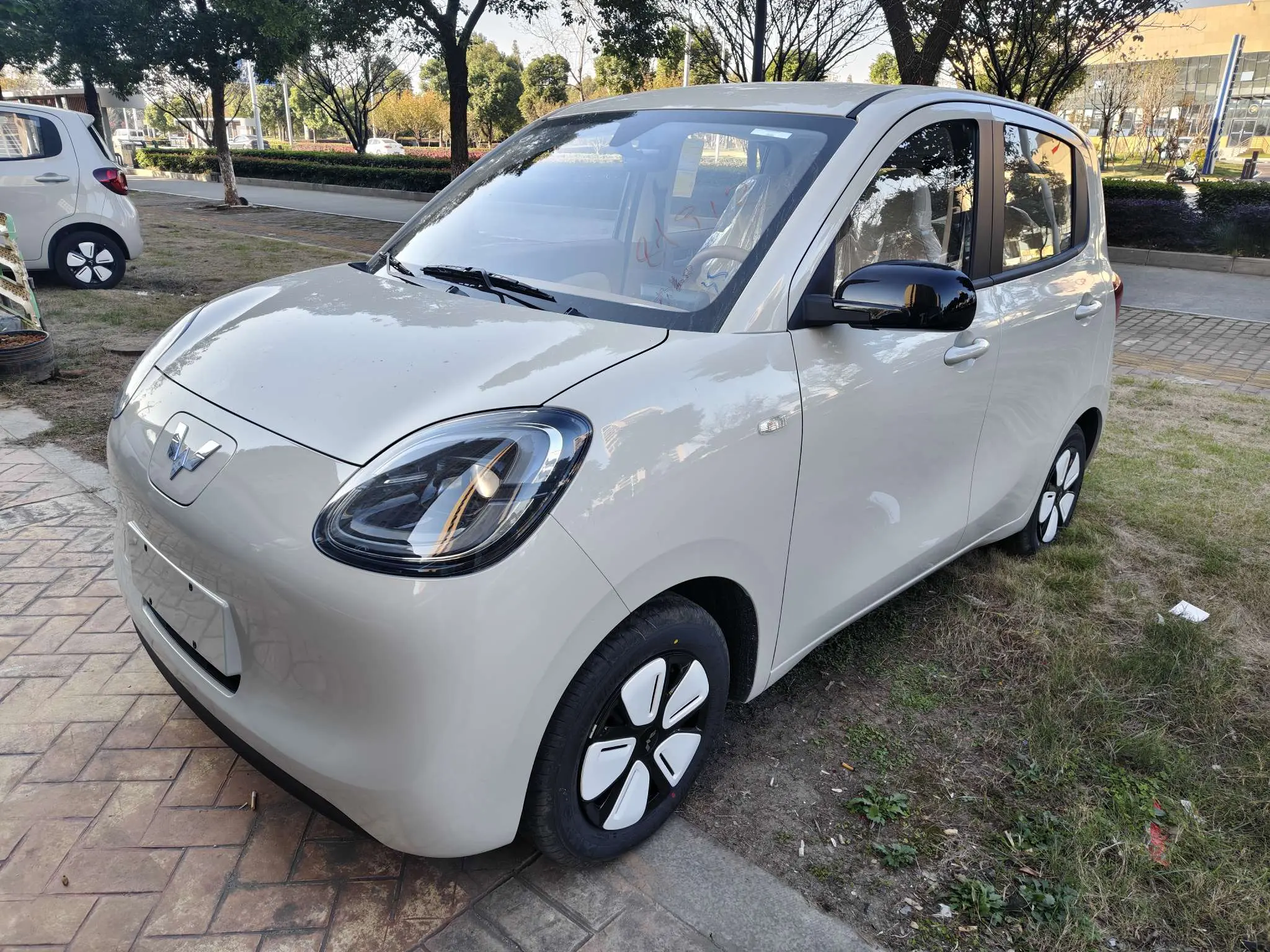 Wuling Hongguang MINIEV  из Китая