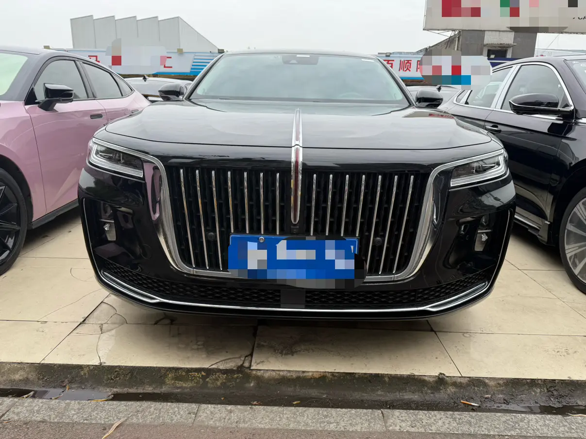 Hongqi H9  из Китая