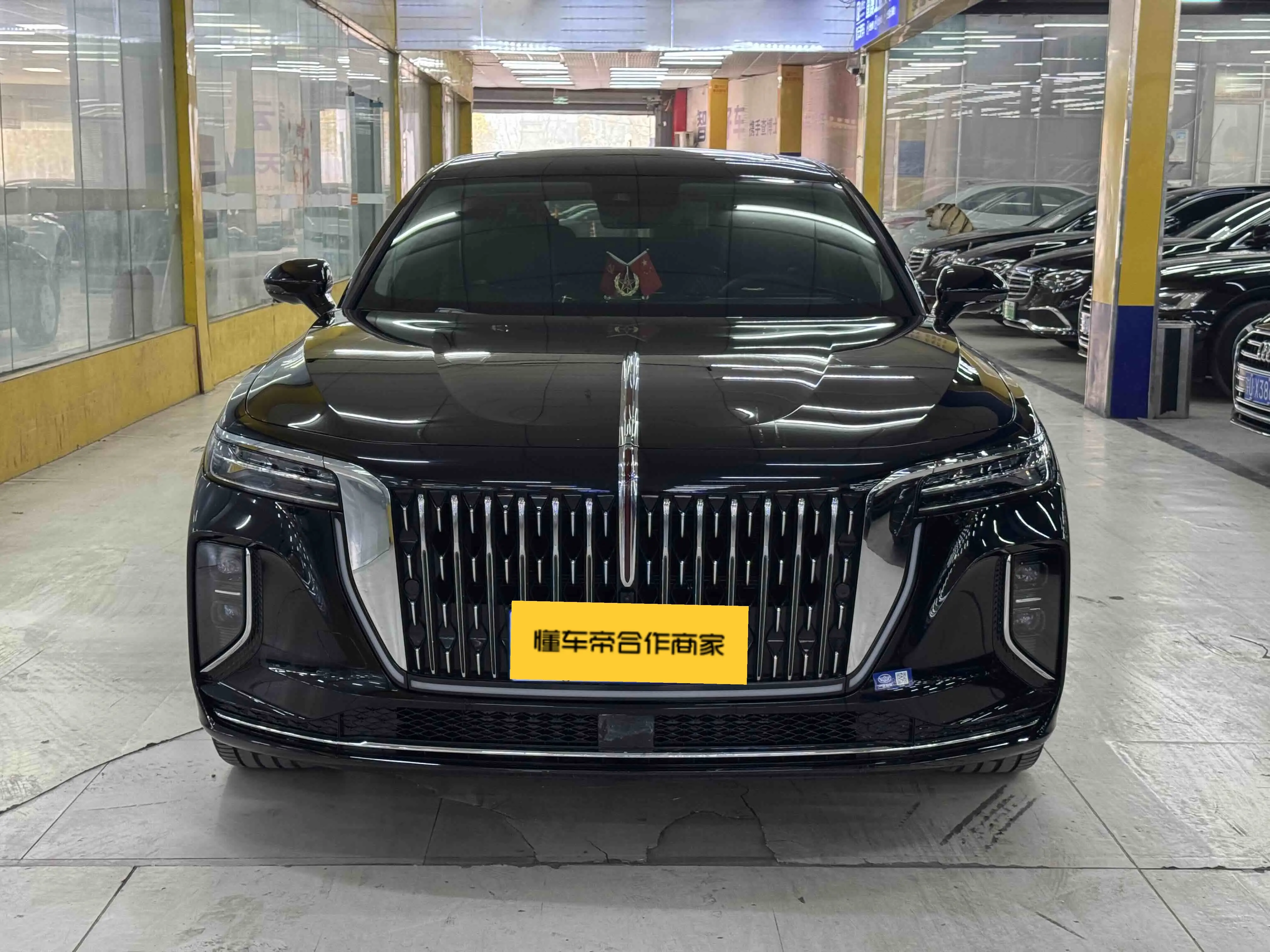 Hongqi H9  из Китая