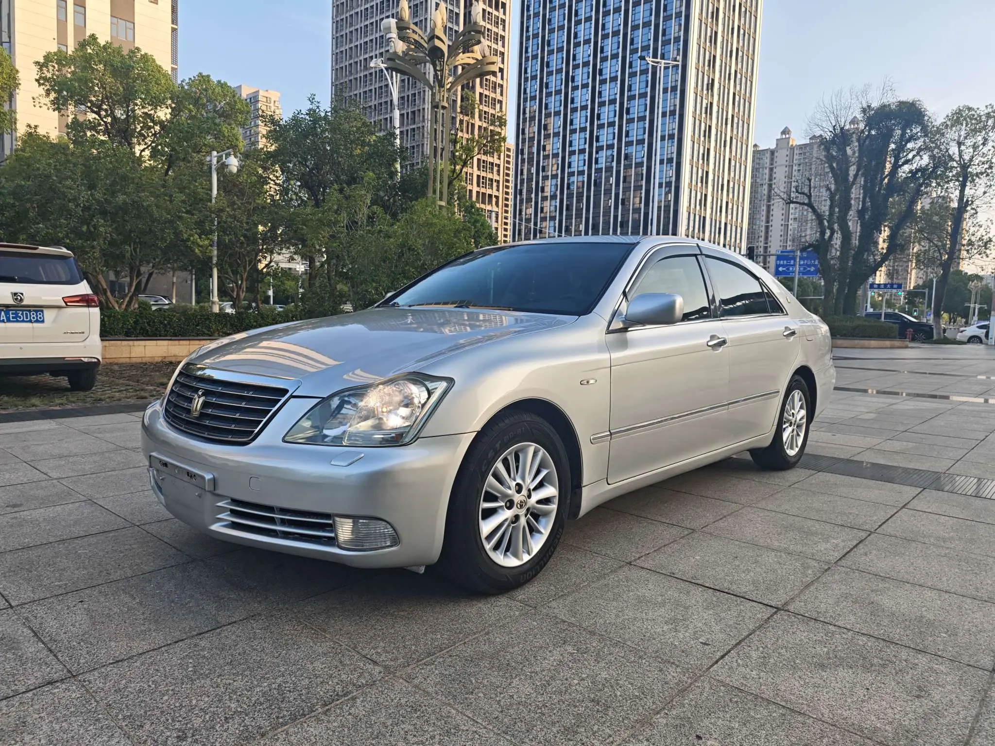 Toyota Crown  из Китая
