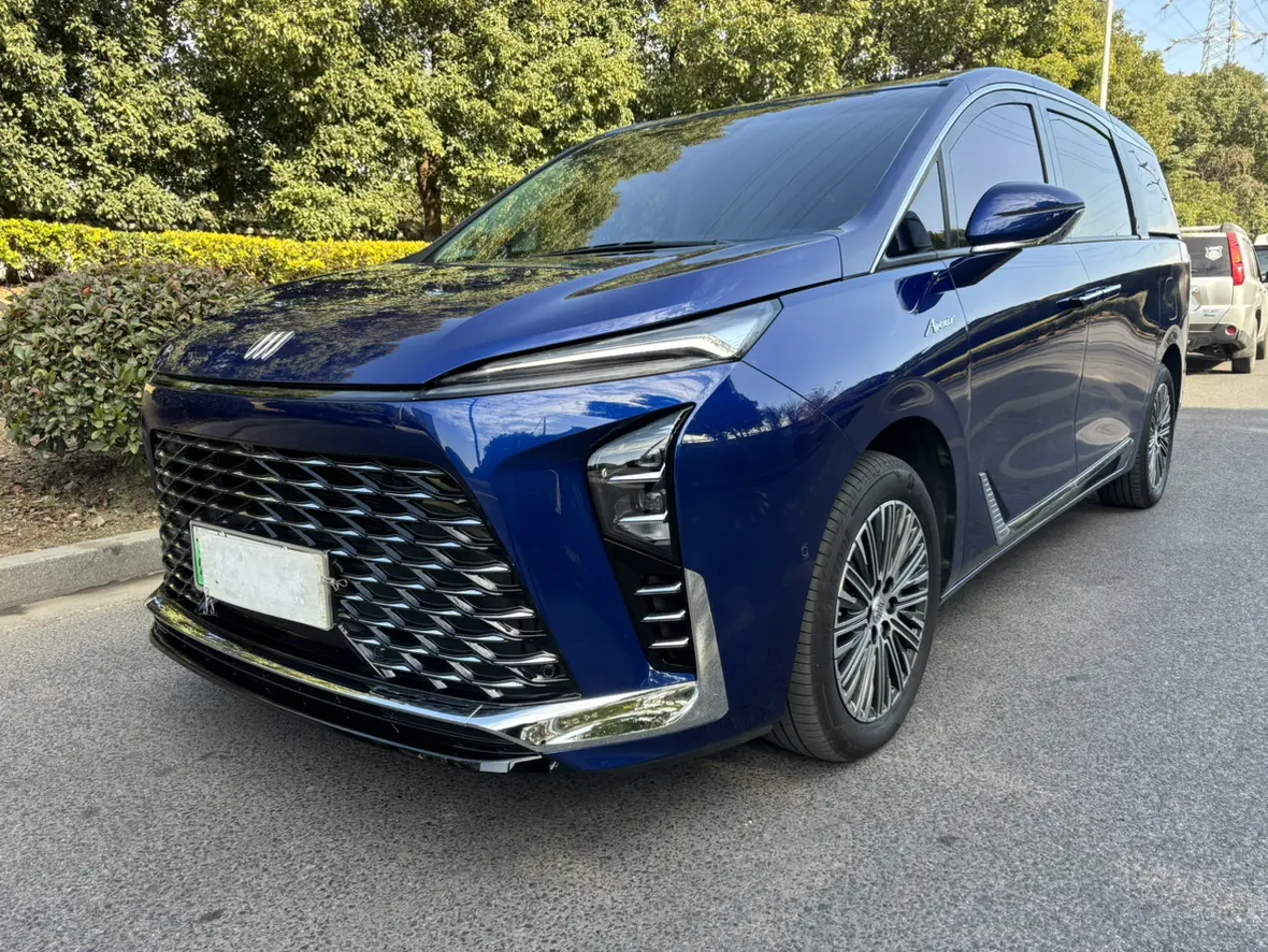 Buick GL8 PHEV  из Китая