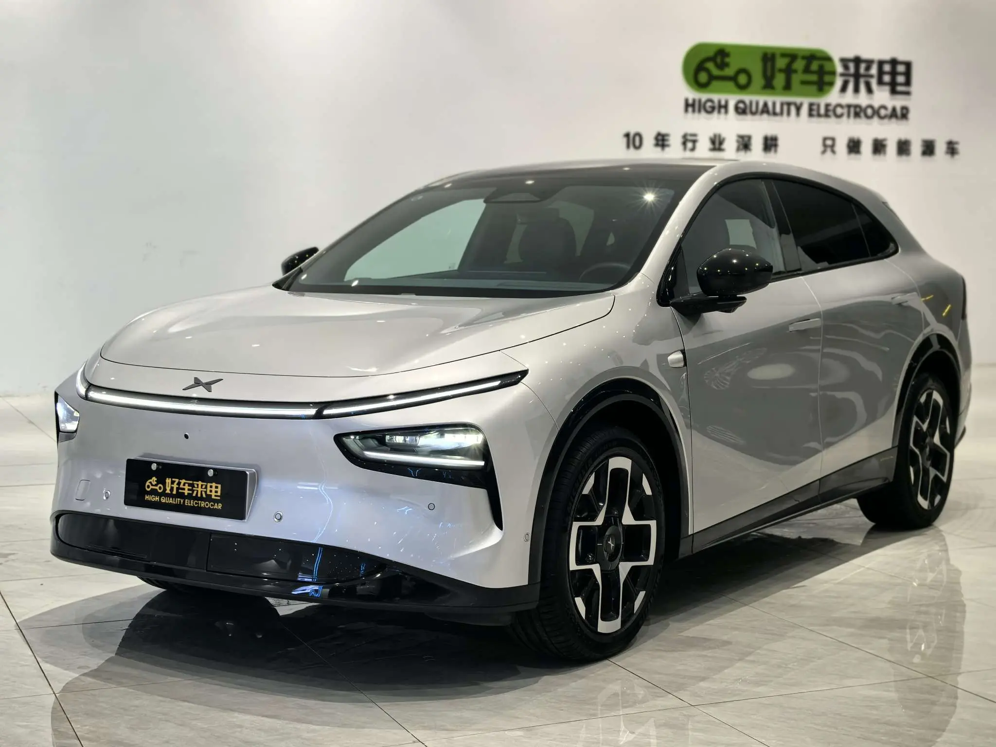 Xpeng G7  из Китая