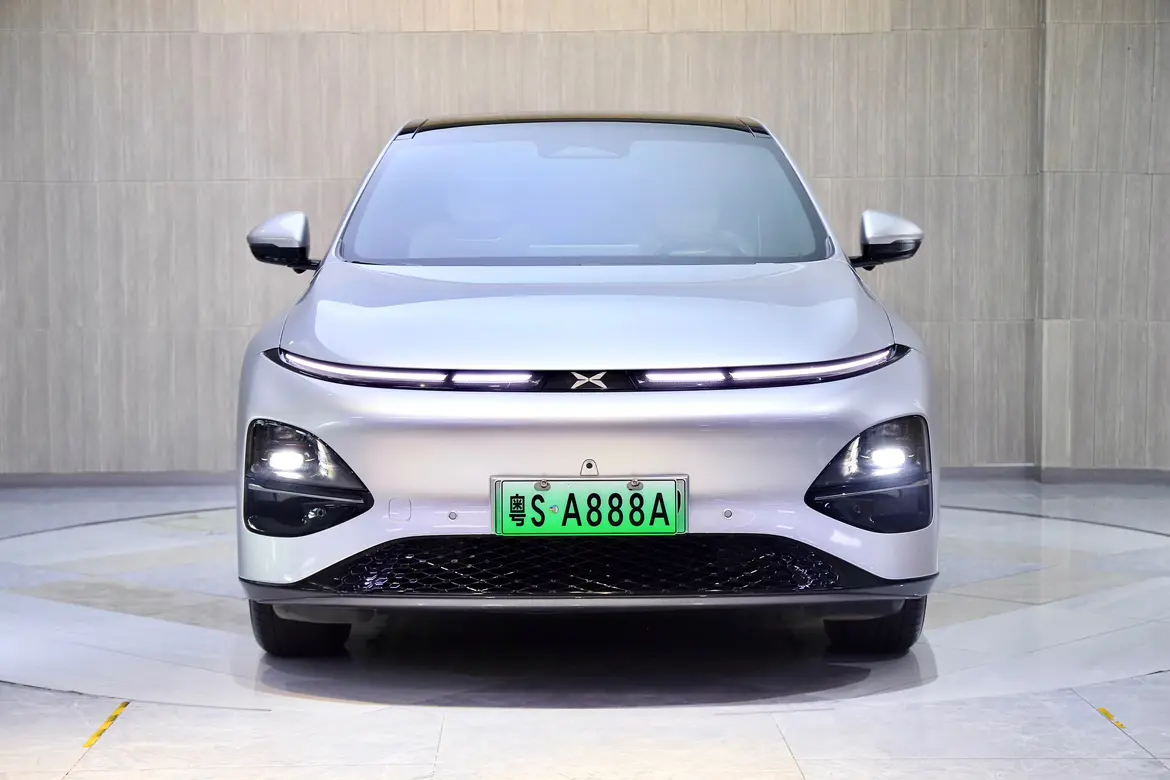 Xpeng G6  из Китая