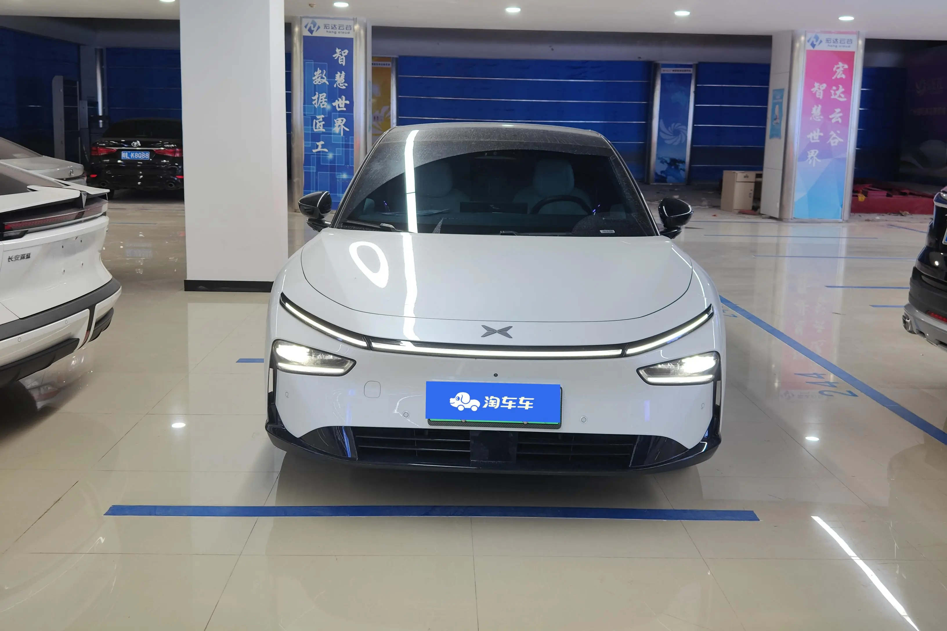 Xpeng P7+  из Китая