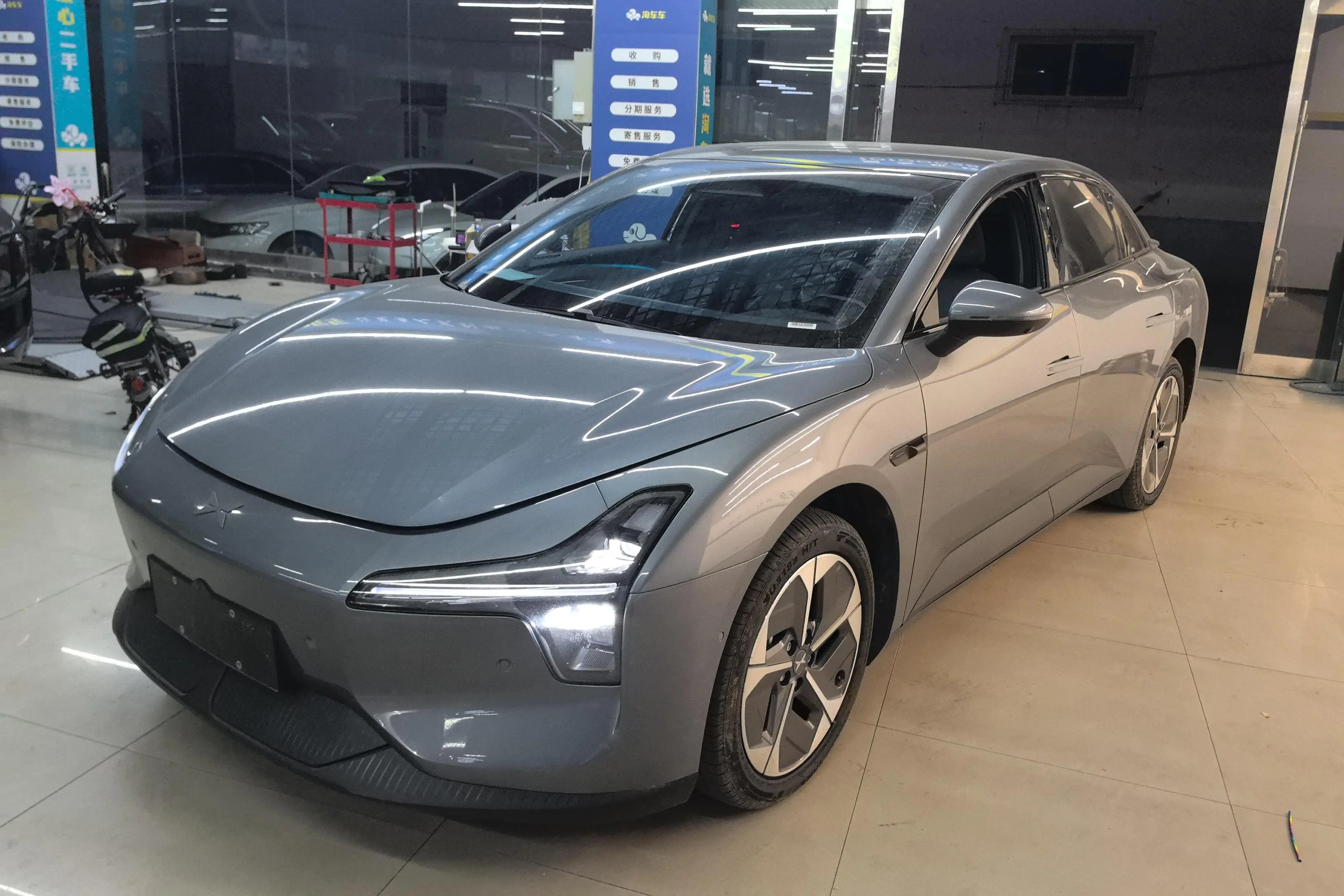 Xpeng Xiaopeng MONA M03  из Китая