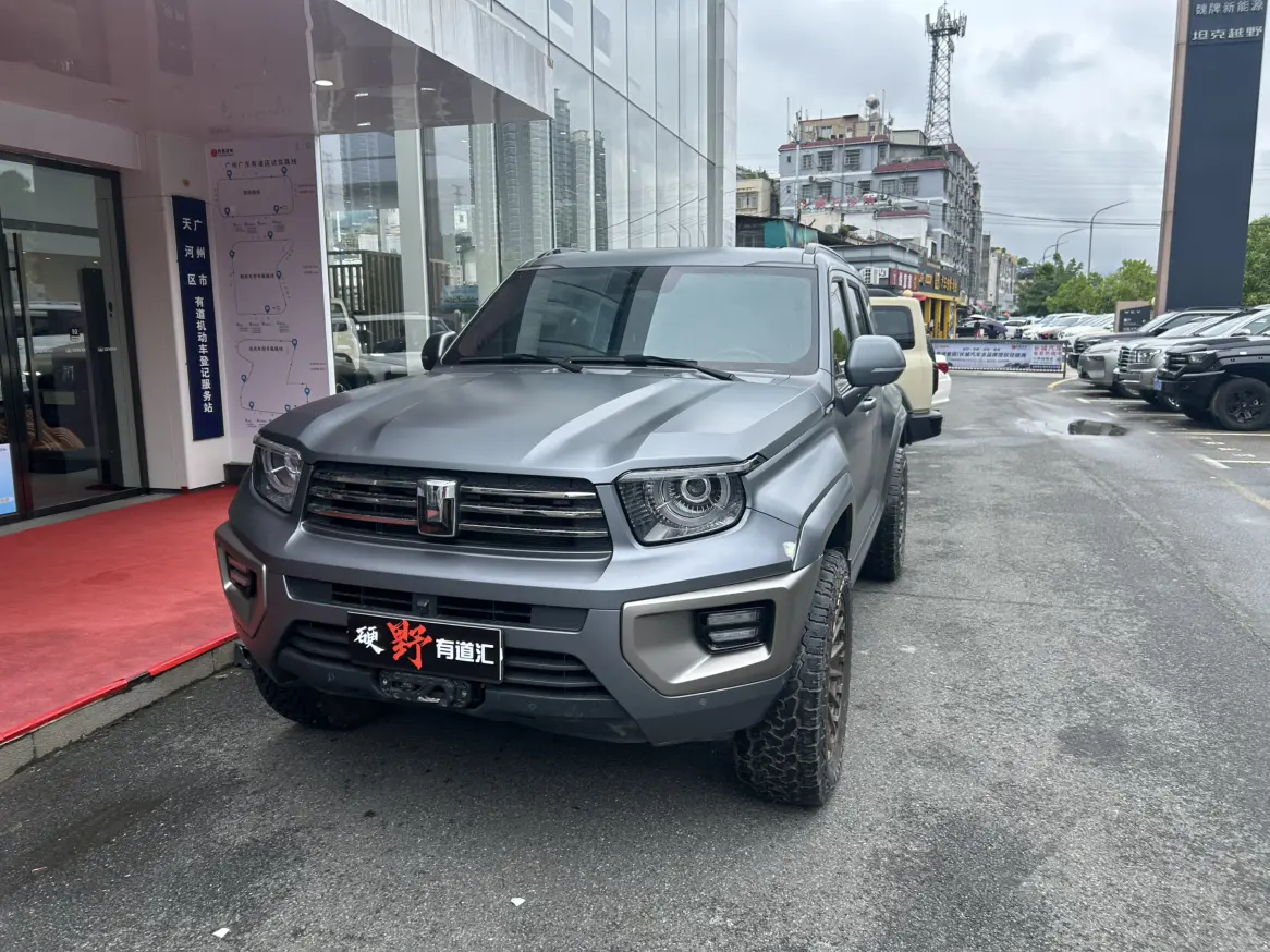 Tank 700 Hi4-T  из Китая