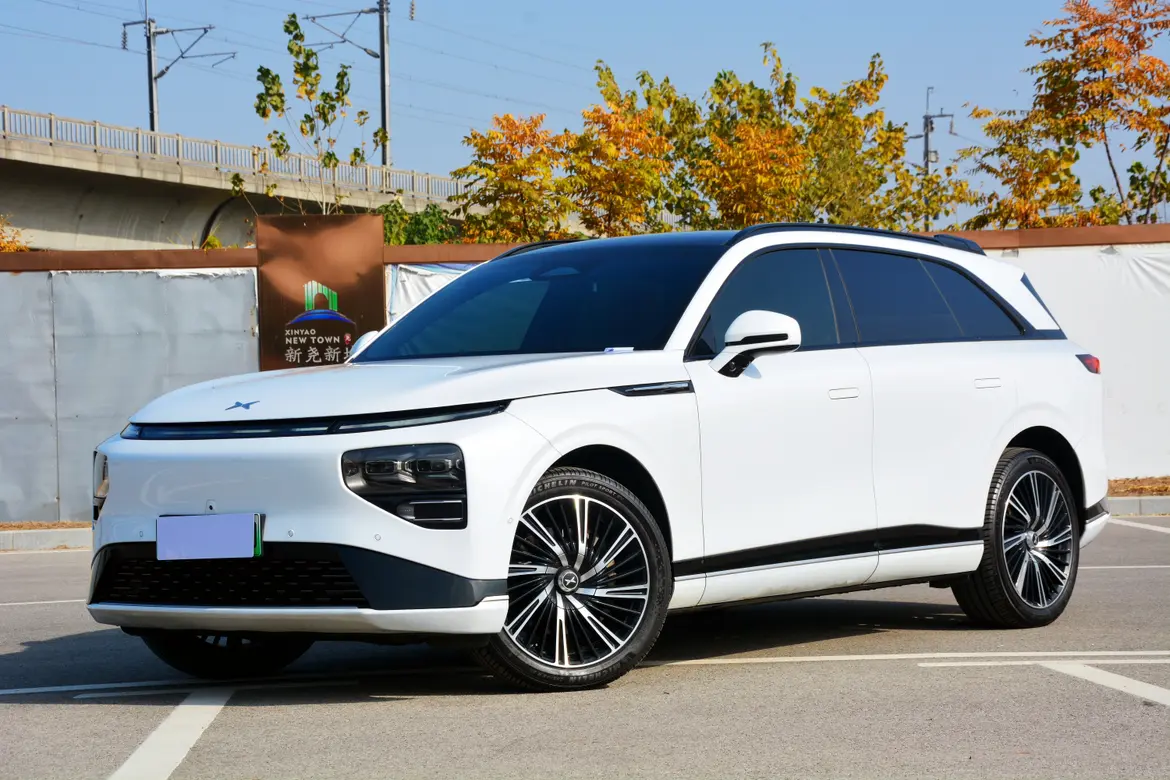 Xpeng G9  из Китая