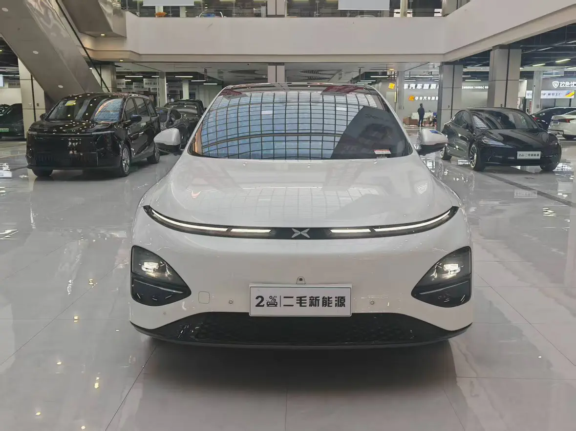 Xpeng G6  из Китая