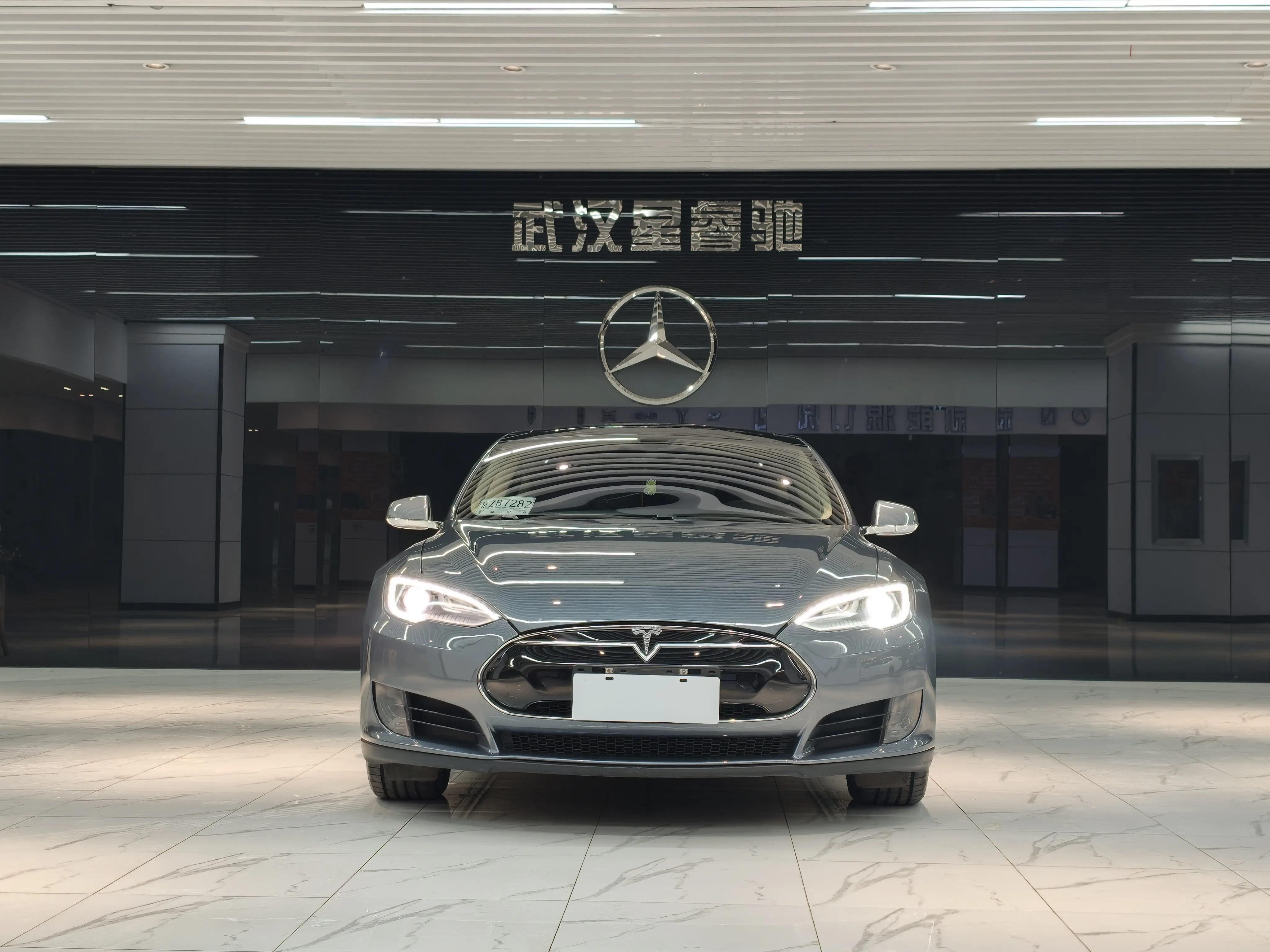 Tesla Model S  из Китая