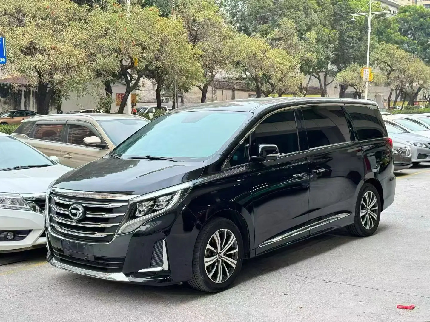 GAC Trumpchi M8  из Китая