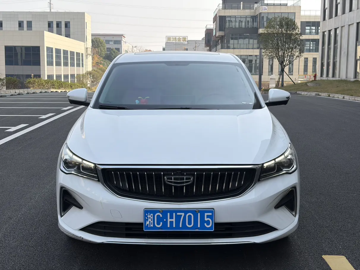 Geely Emgrand  из Китая