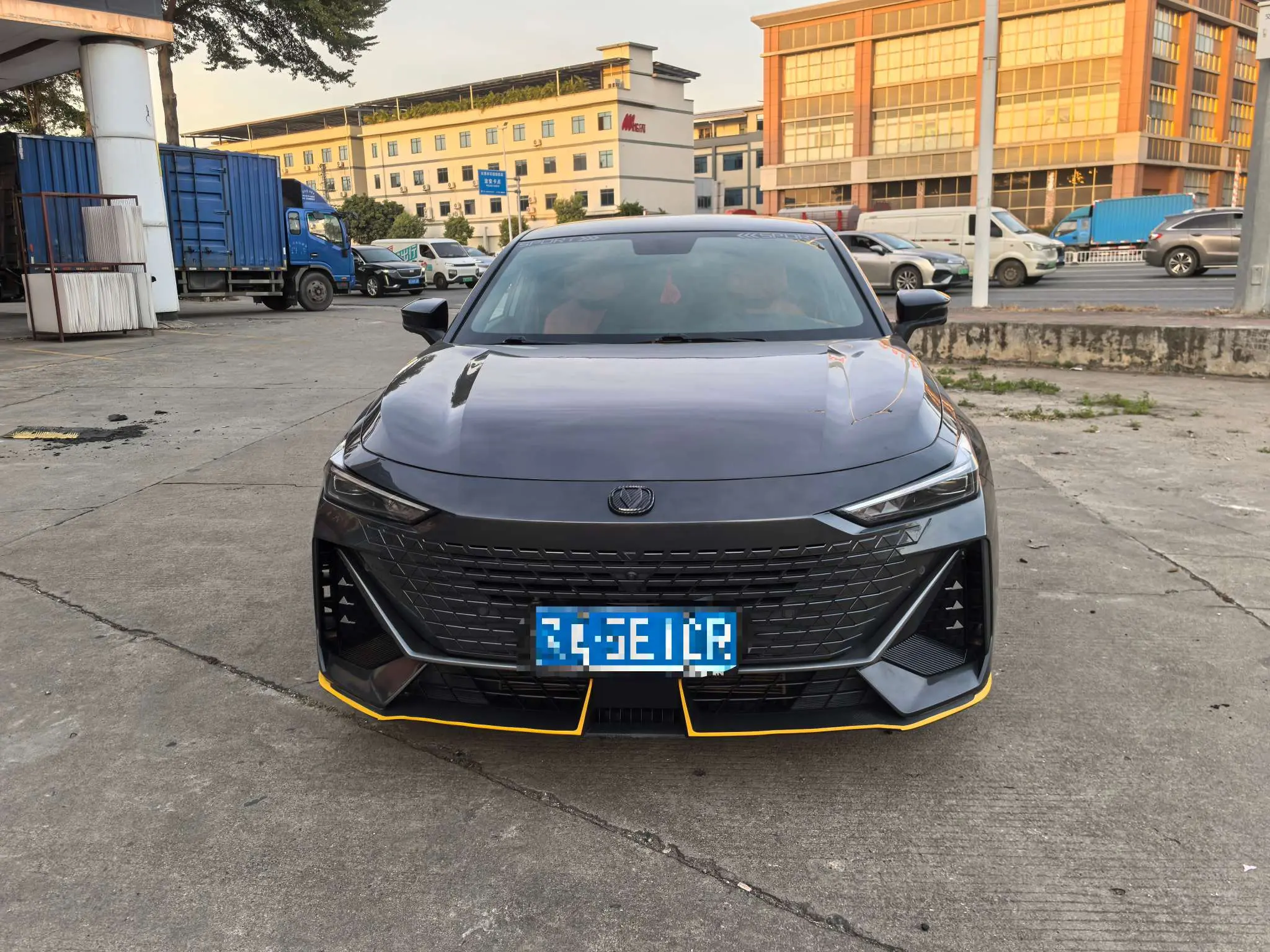 Changan UNI-V  из Китая