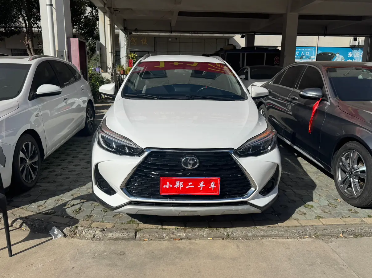 Toyota Yaris L  из Китая