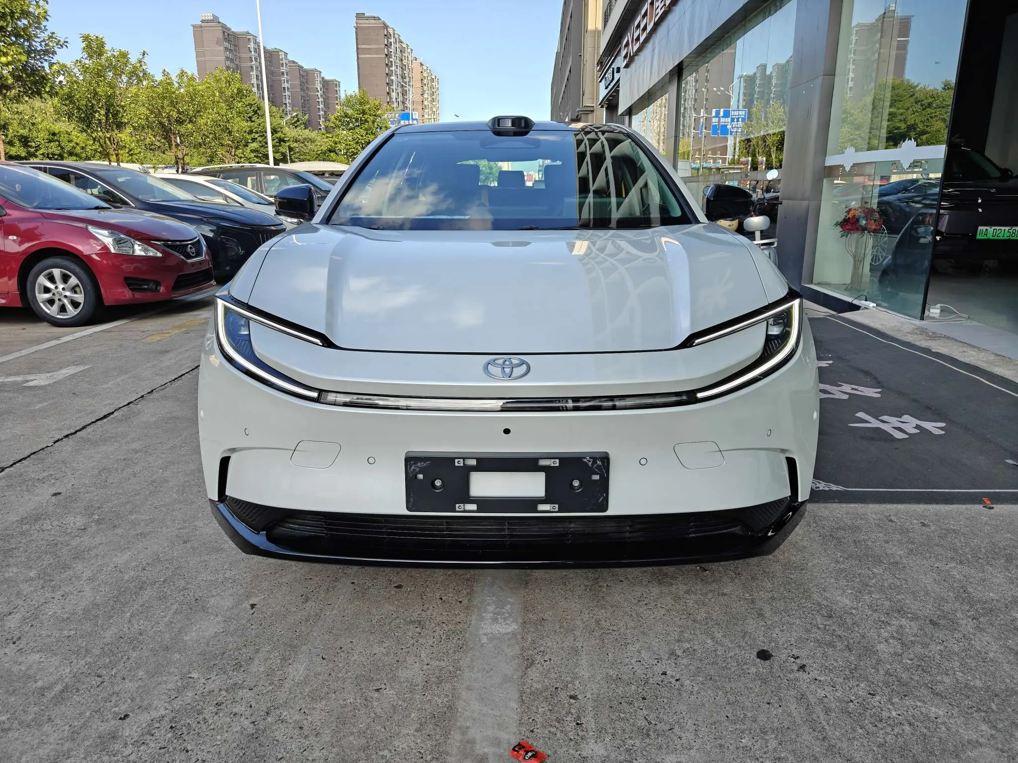 Toyota bZ5  из Китая