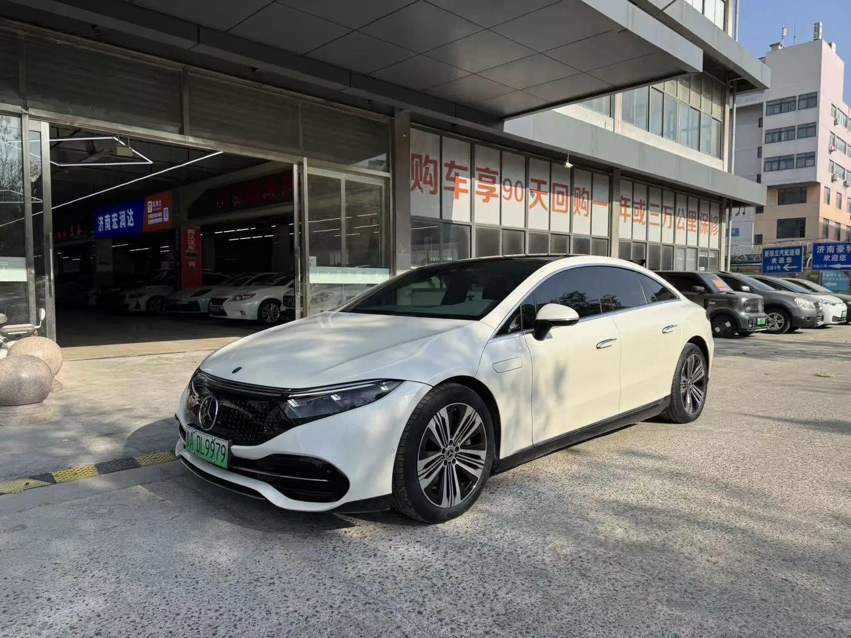 Mercedes-Benz EQS  из Китая