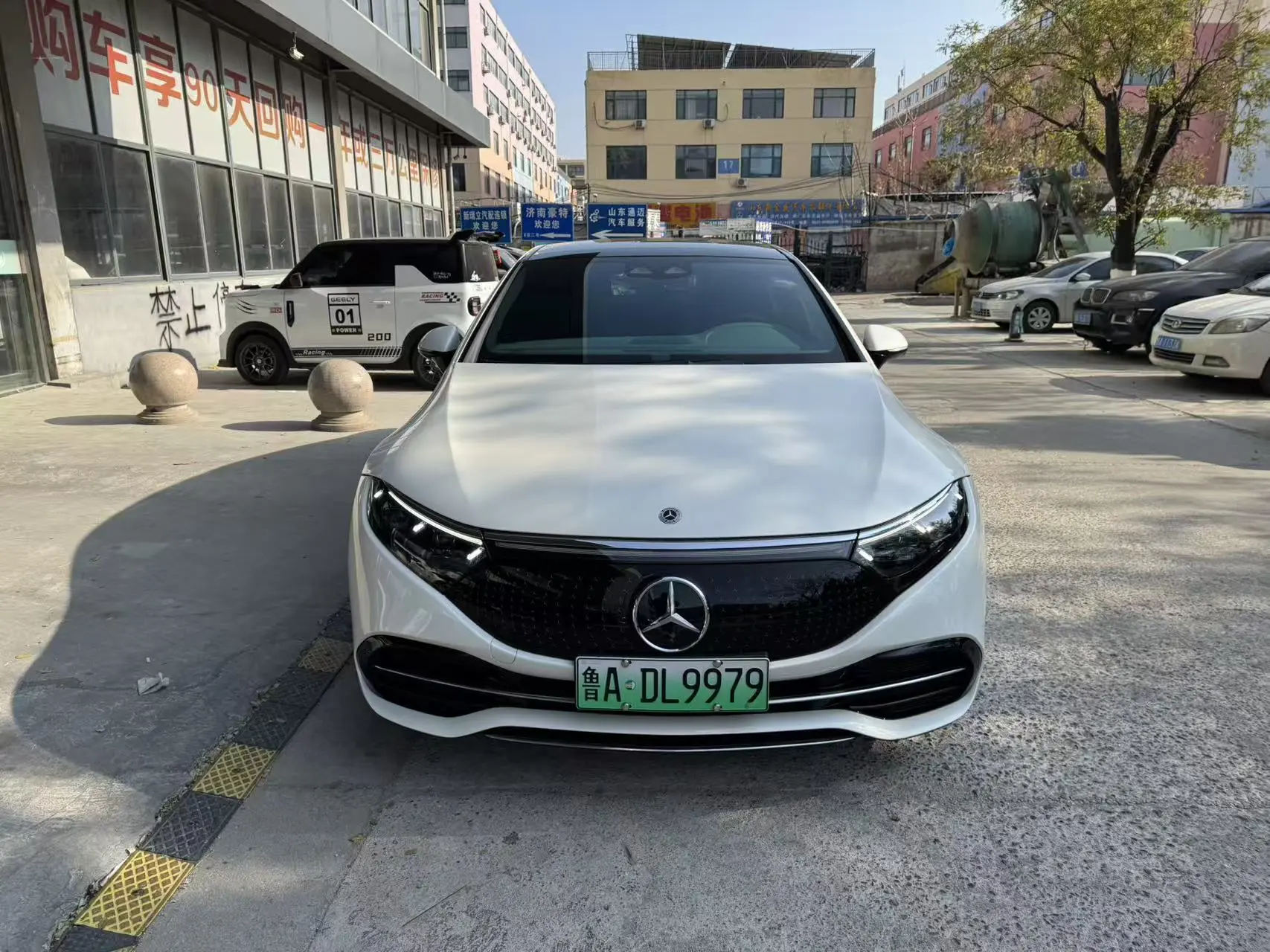 Mercedes-Benz EQS  из Китая