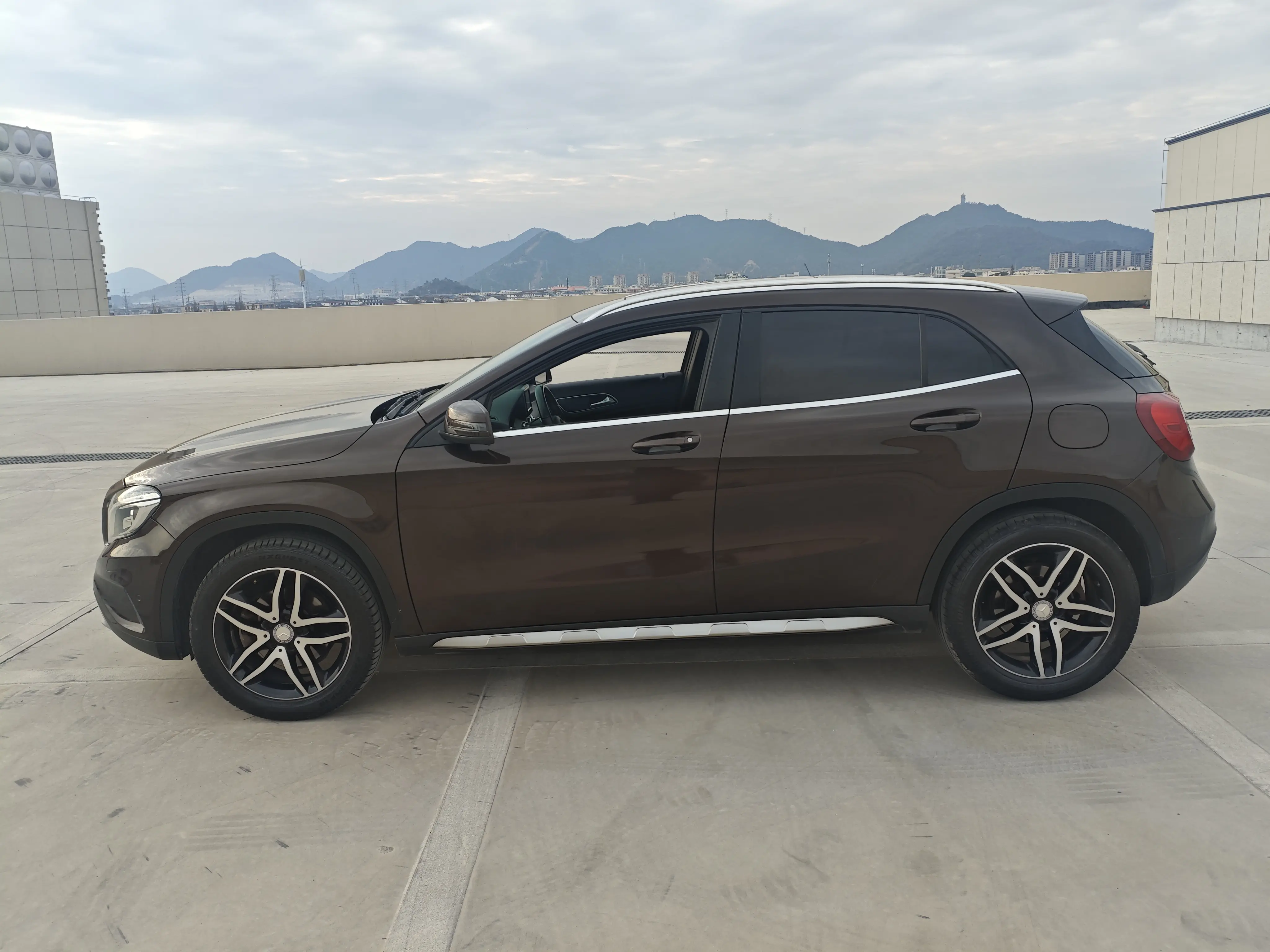 Mercedes-Benz GLA  из Китая