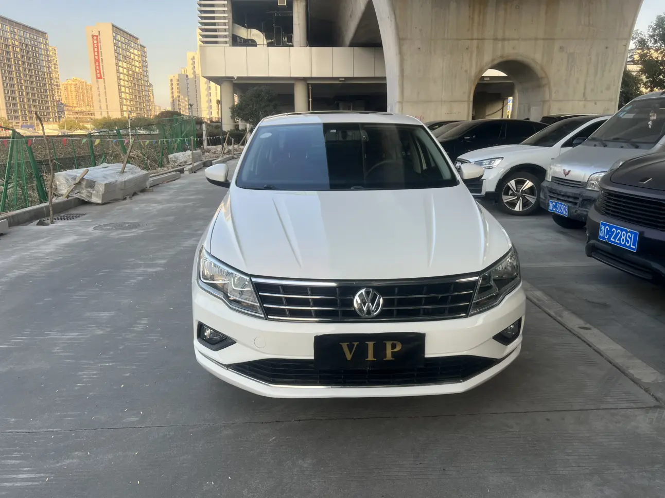 Volkswagen Jetta  из Китая