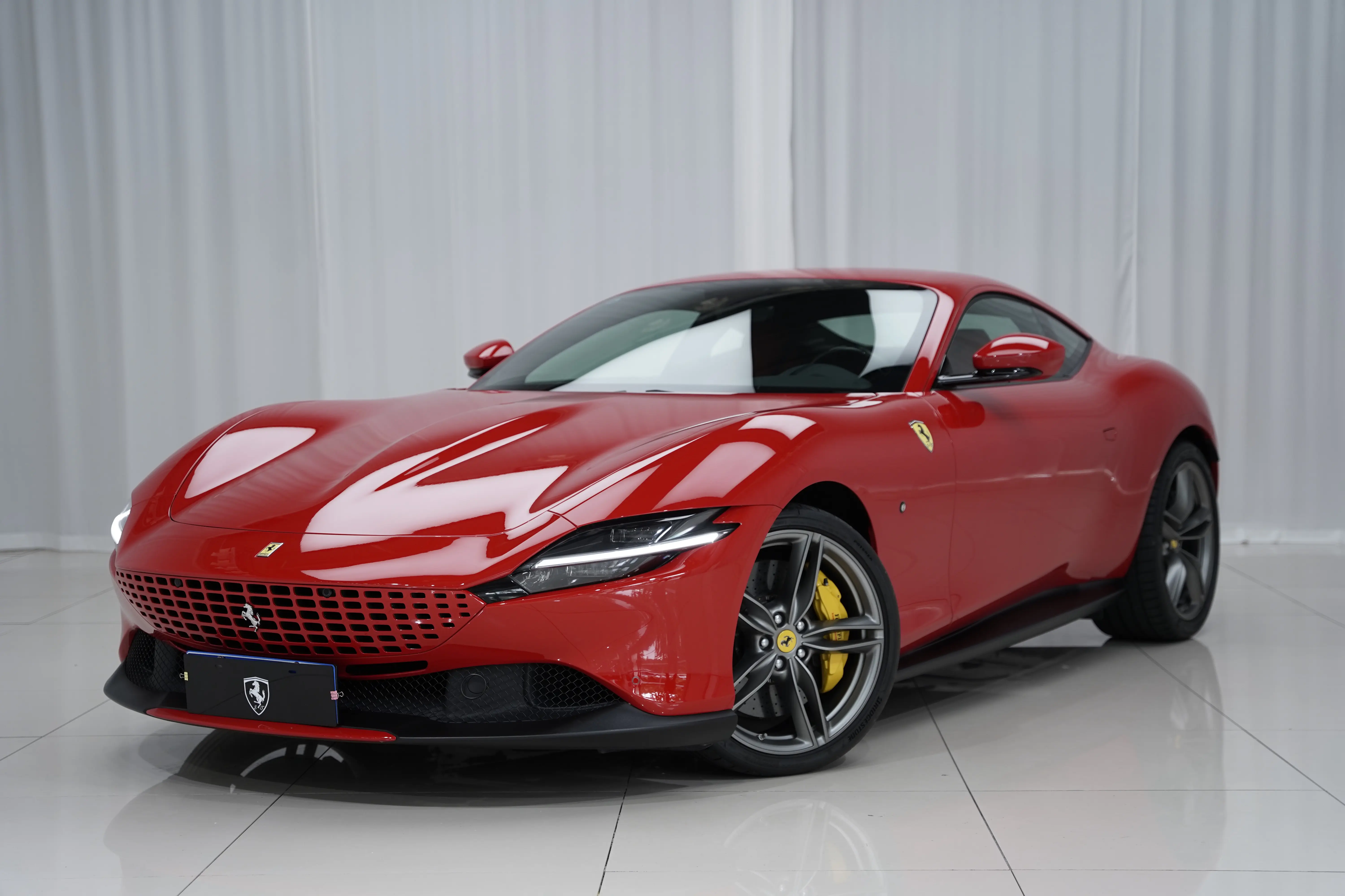 Ferrari Roma  из Китая