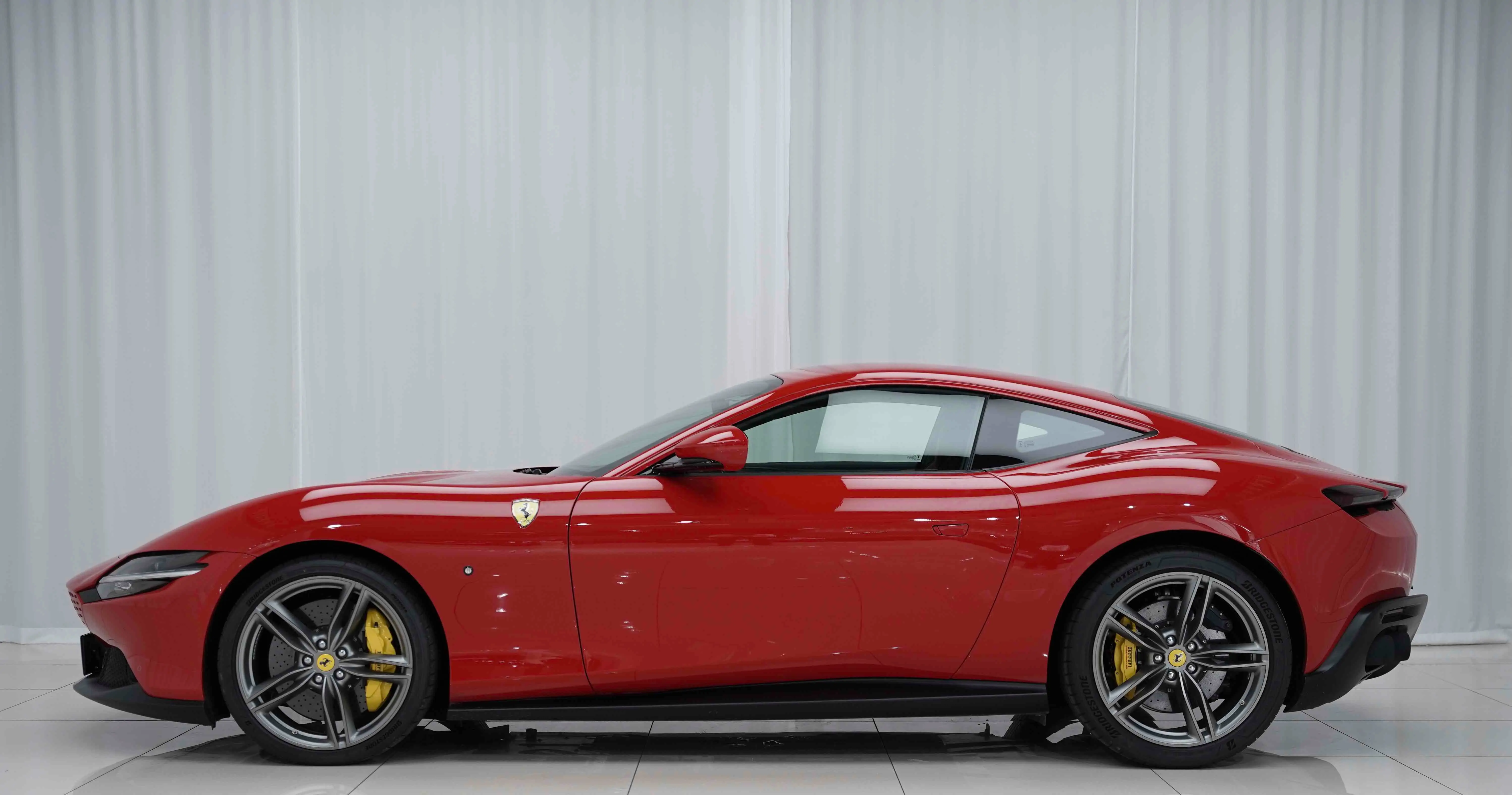 Ferrari Roma  из Китая