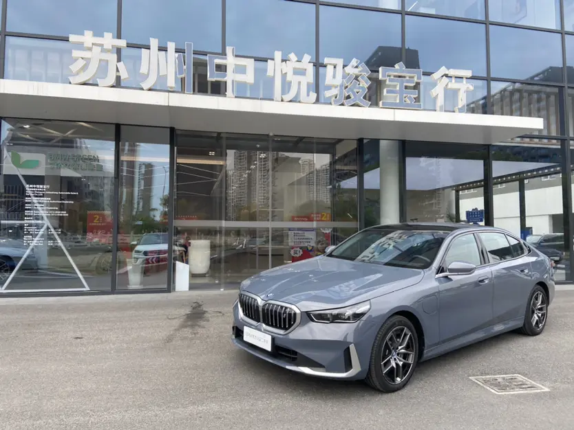 BMW i5  из Китая