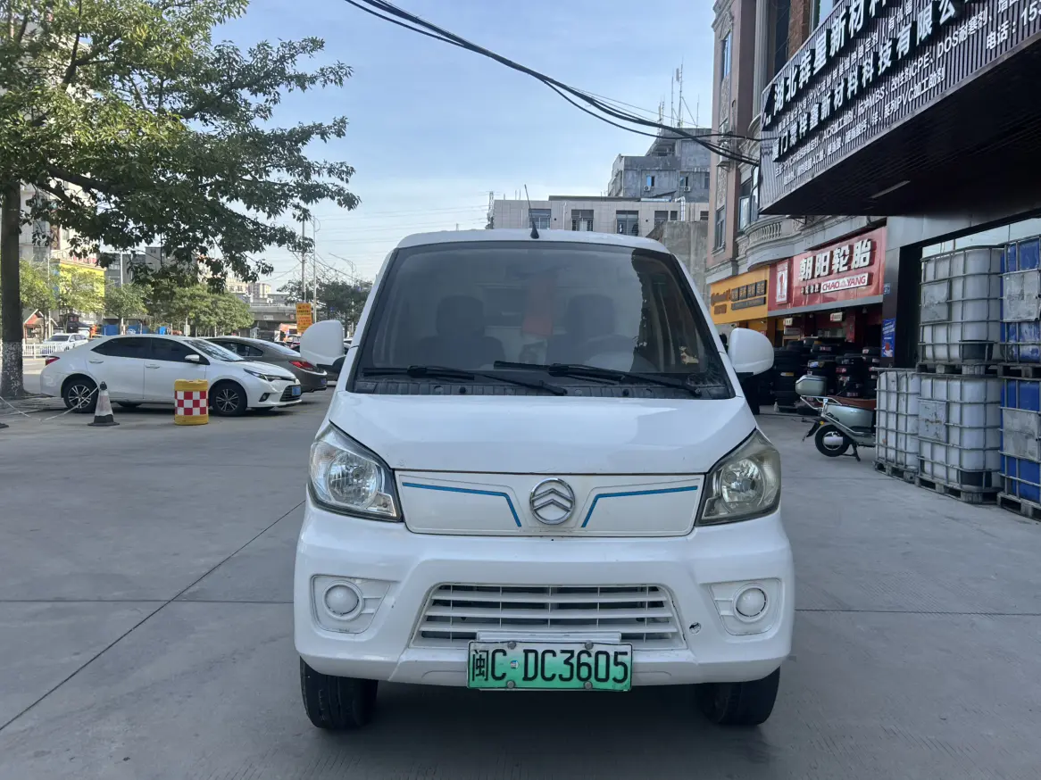Golden Dragon Hiace EV  из Китая