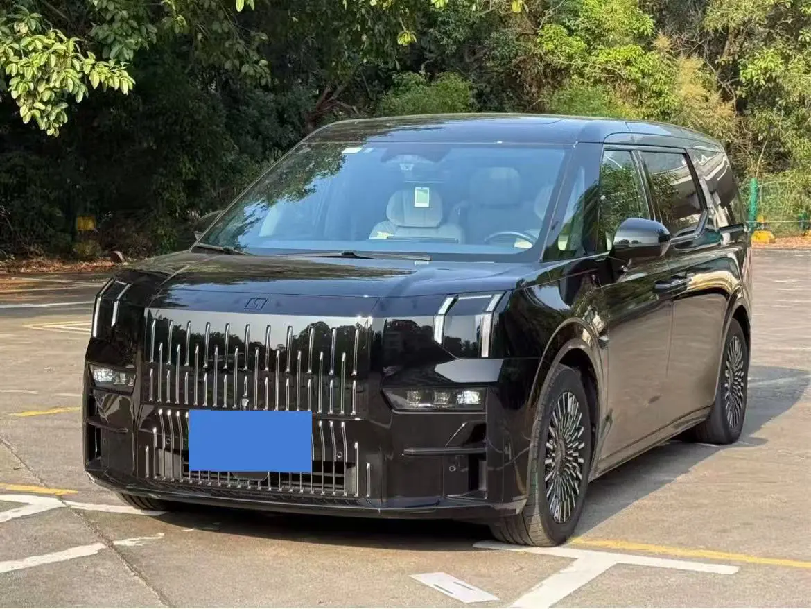 ZEEKR 009  из Китая