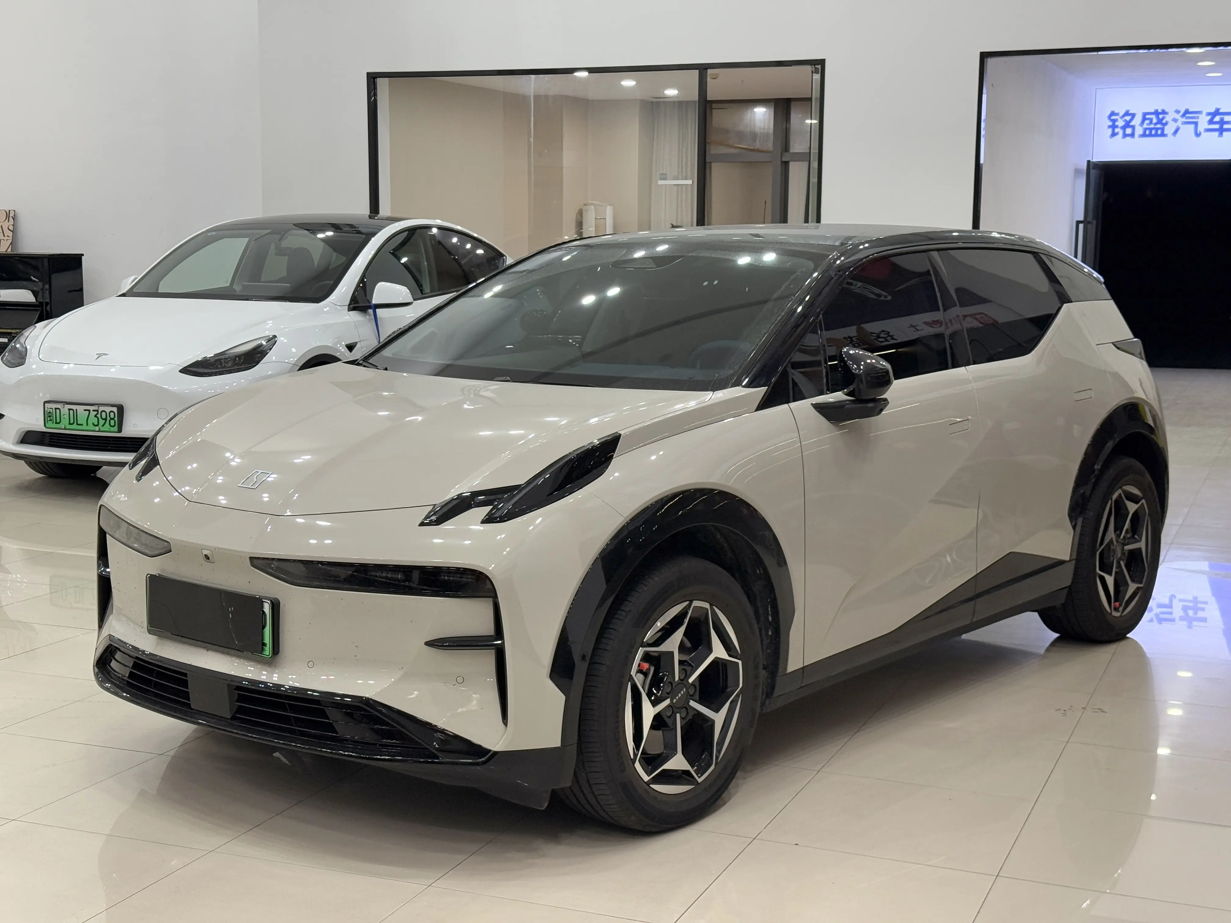 ZEEKR X  из Китая