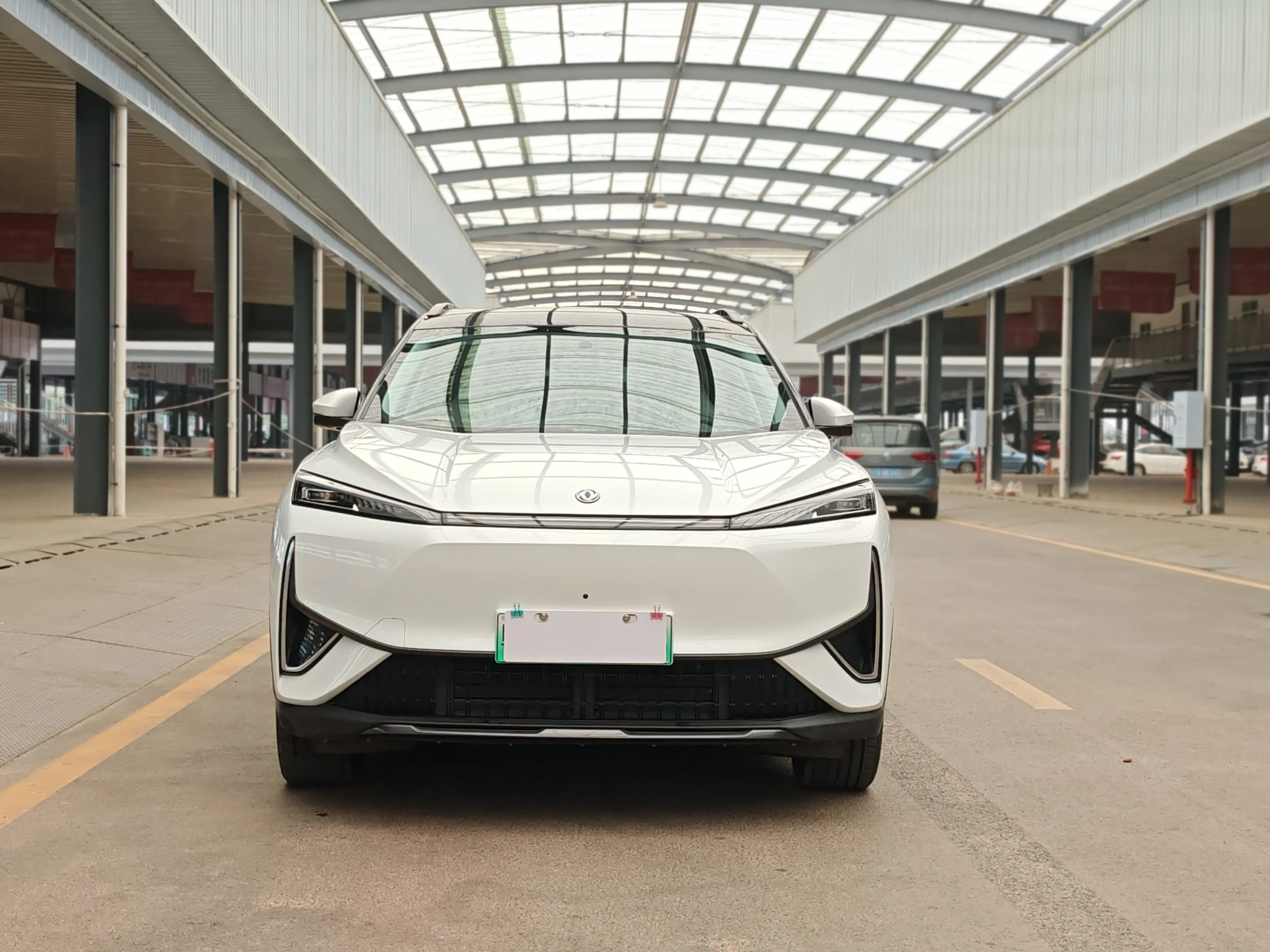 Dongfeng Fengshen L7 EV  из Китая