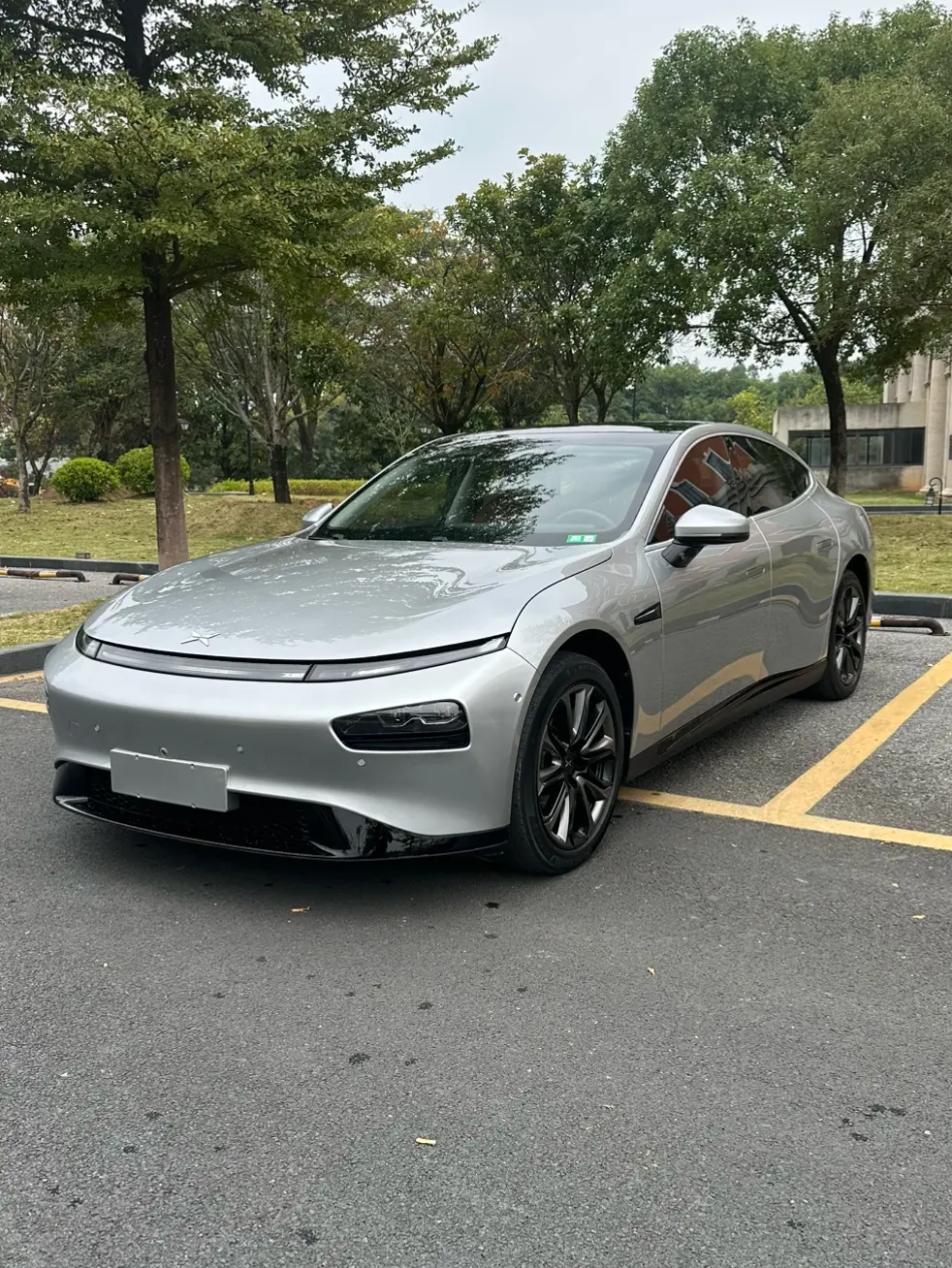 Xpeng P7  из Китая