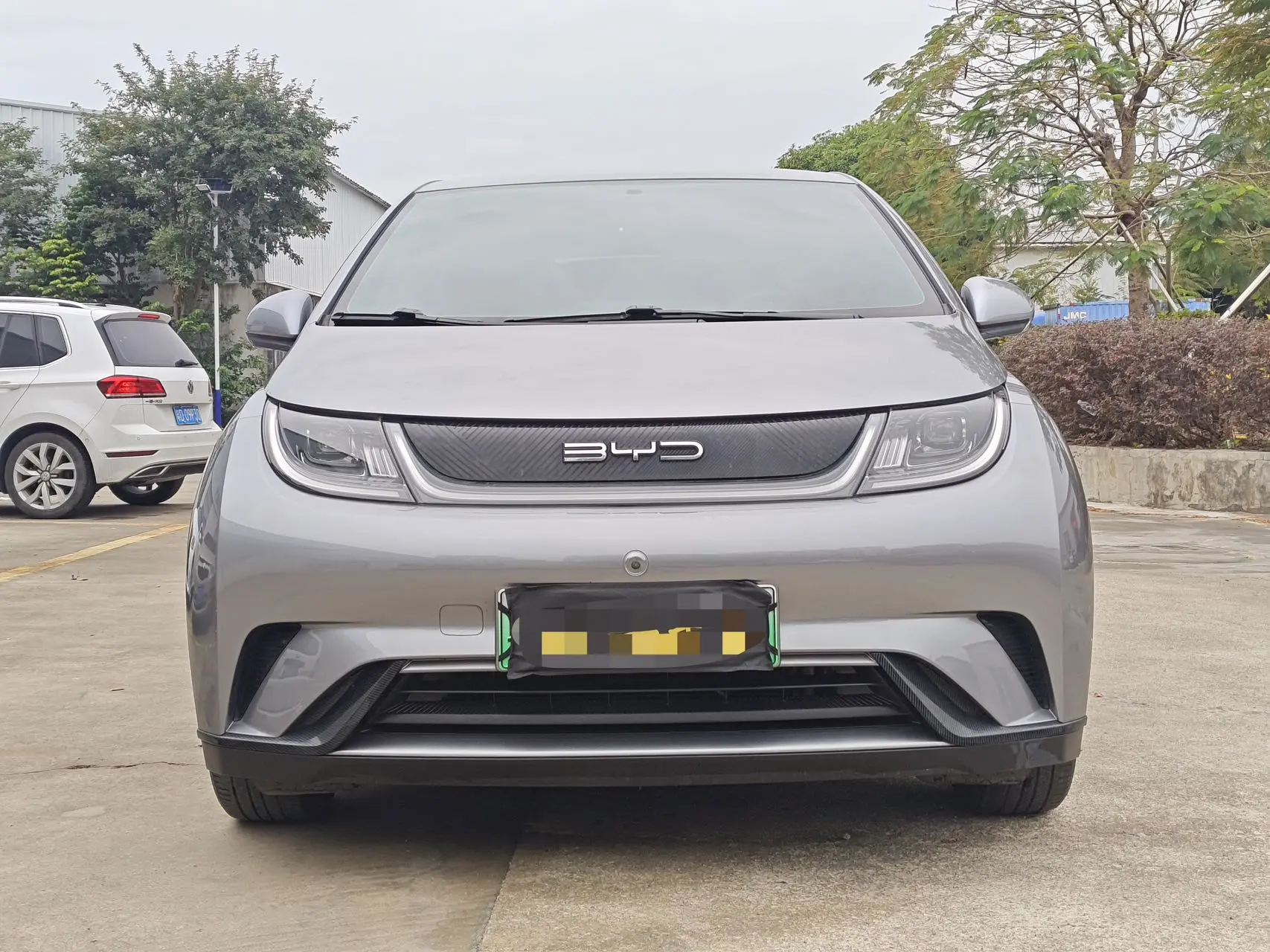 BYD Dolphin  из Китая