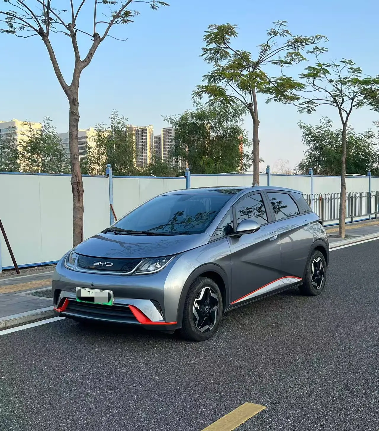 BYD Dolphin  из Китая