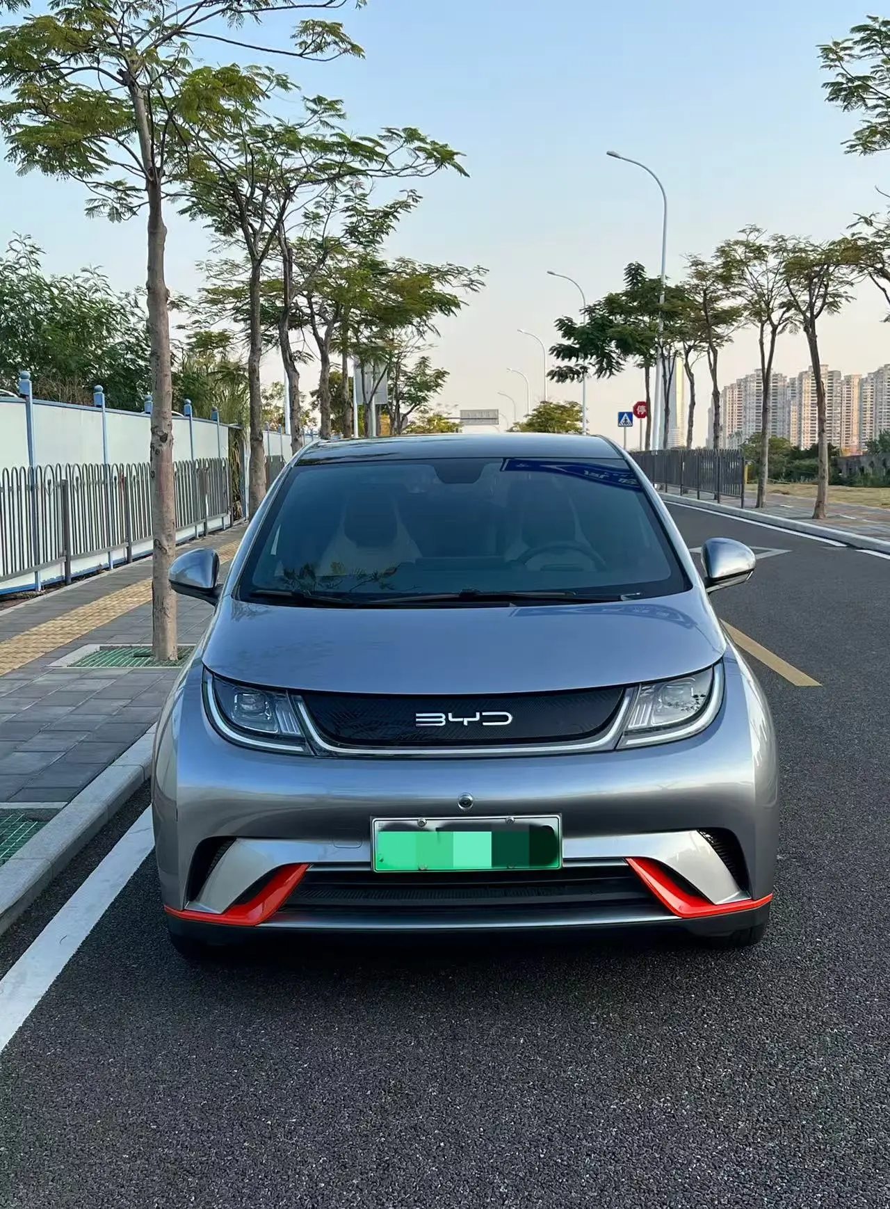 BYD Dolphin  из Китая