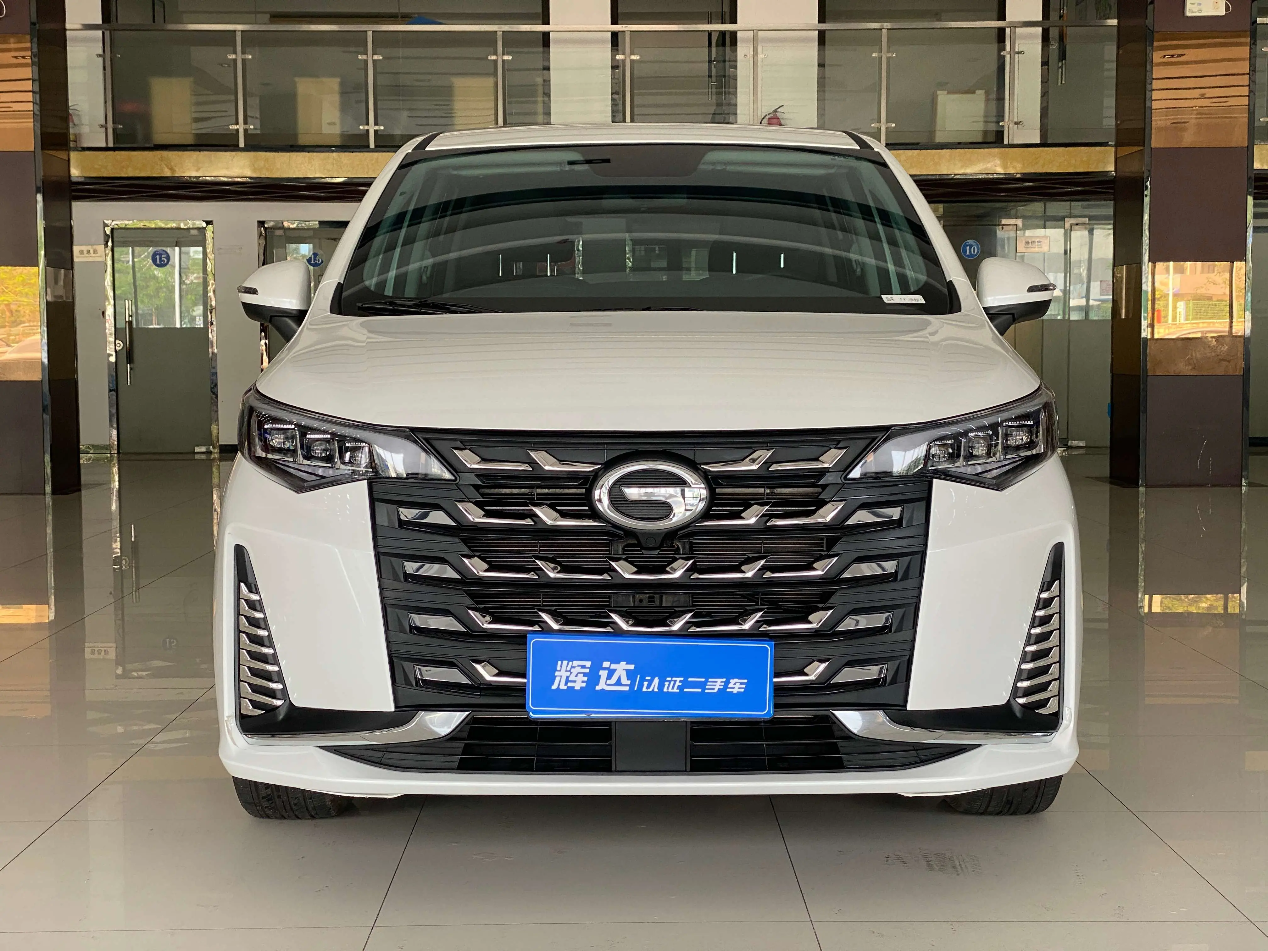 GAC Trumpchi M6  из Китая
