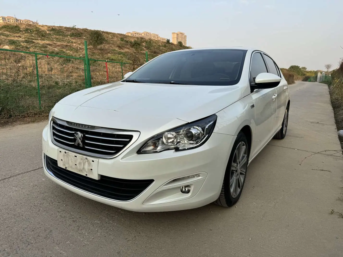 Peugeot 408  из Китая