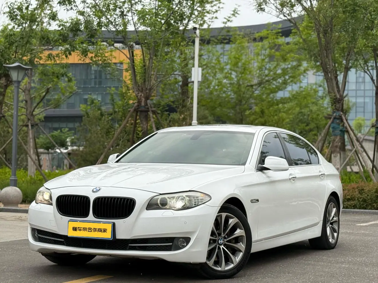 BMW 5 Series  из Китая