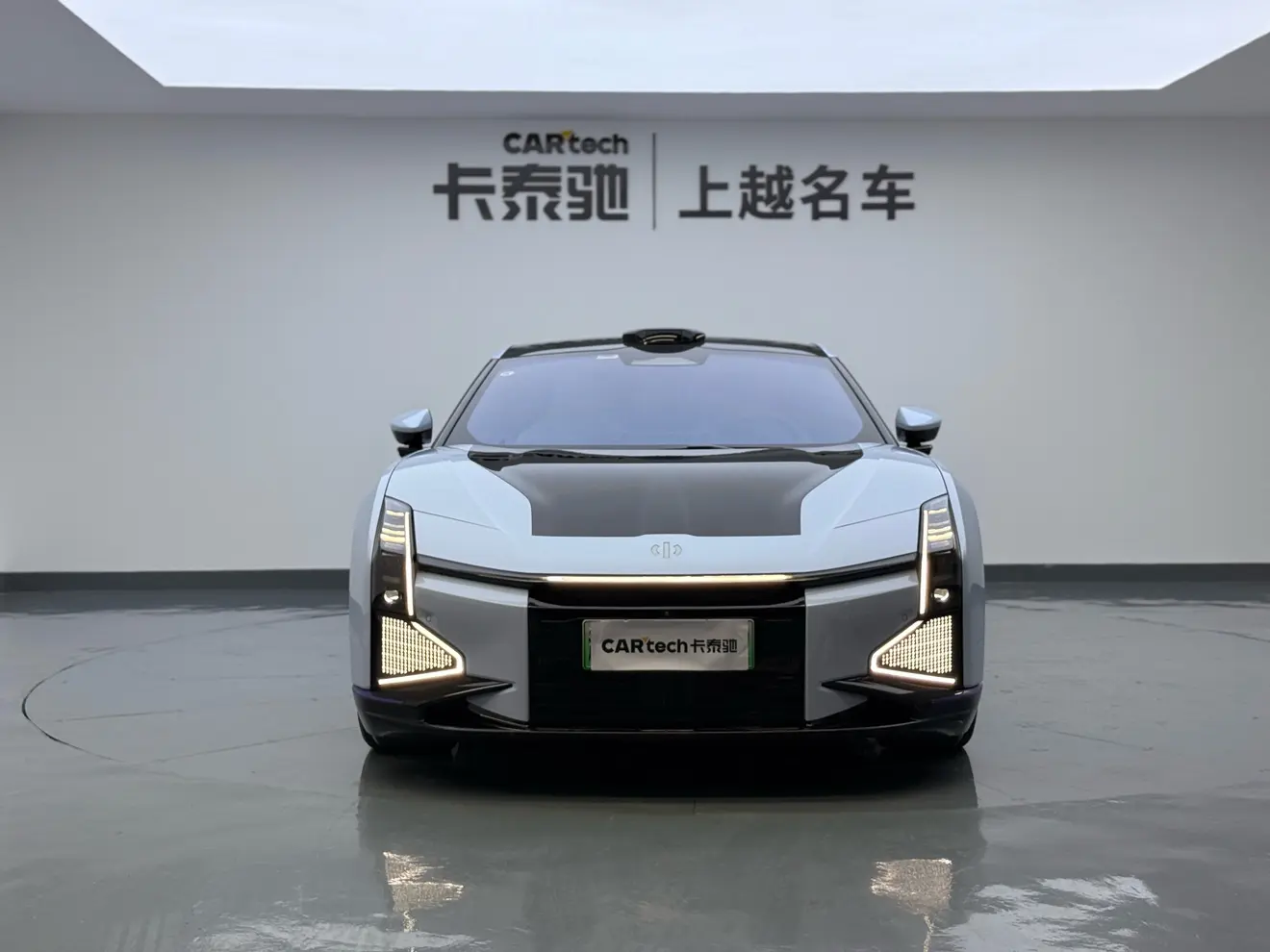 HiPhi Z  из Китая