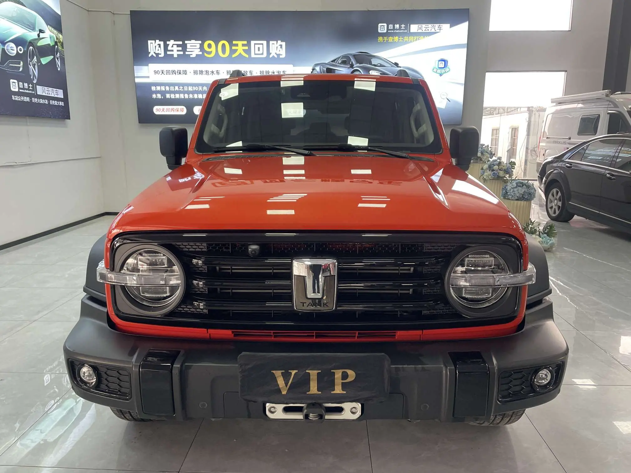 Tank 300  из Китая