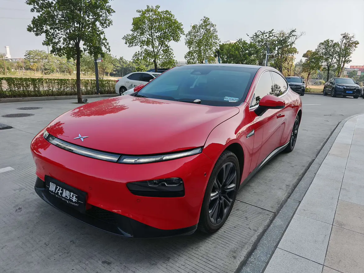 Xpeng P7  из Китая