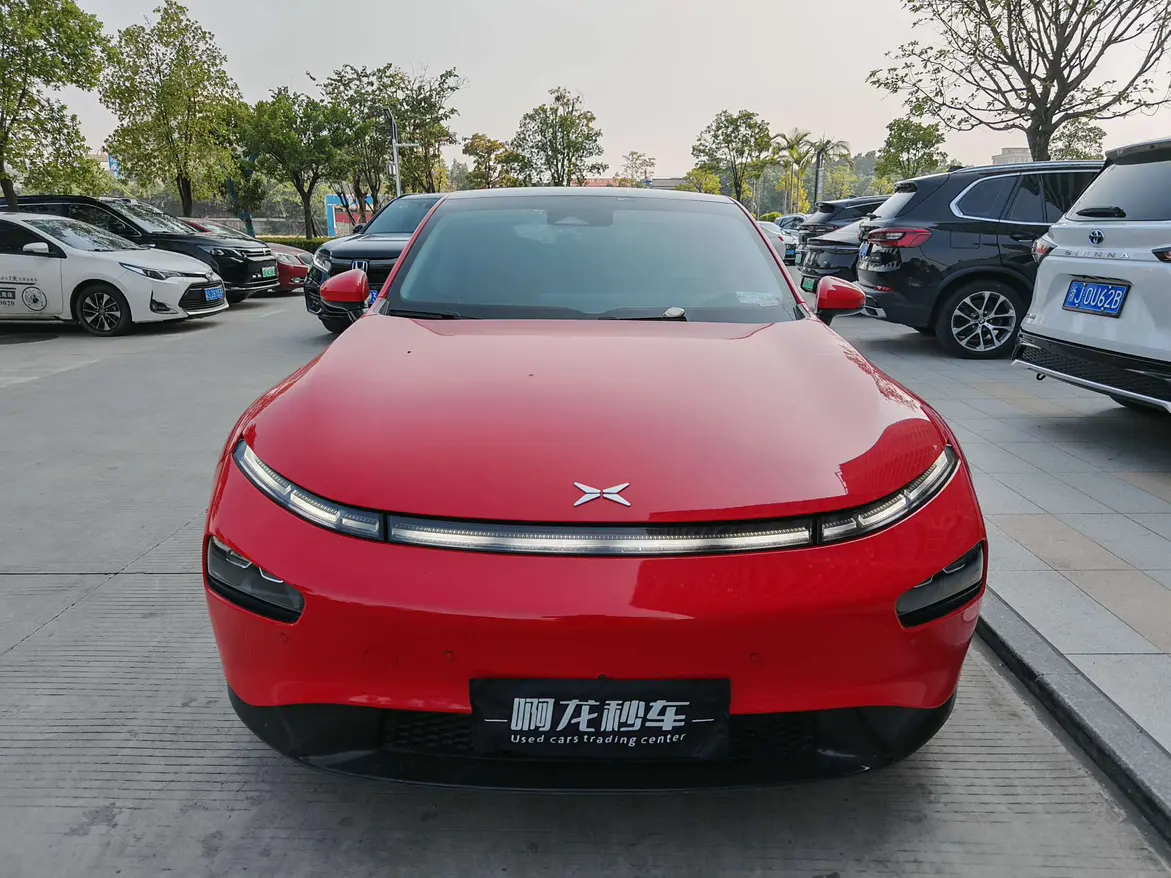 Xpeng P7  из Китая